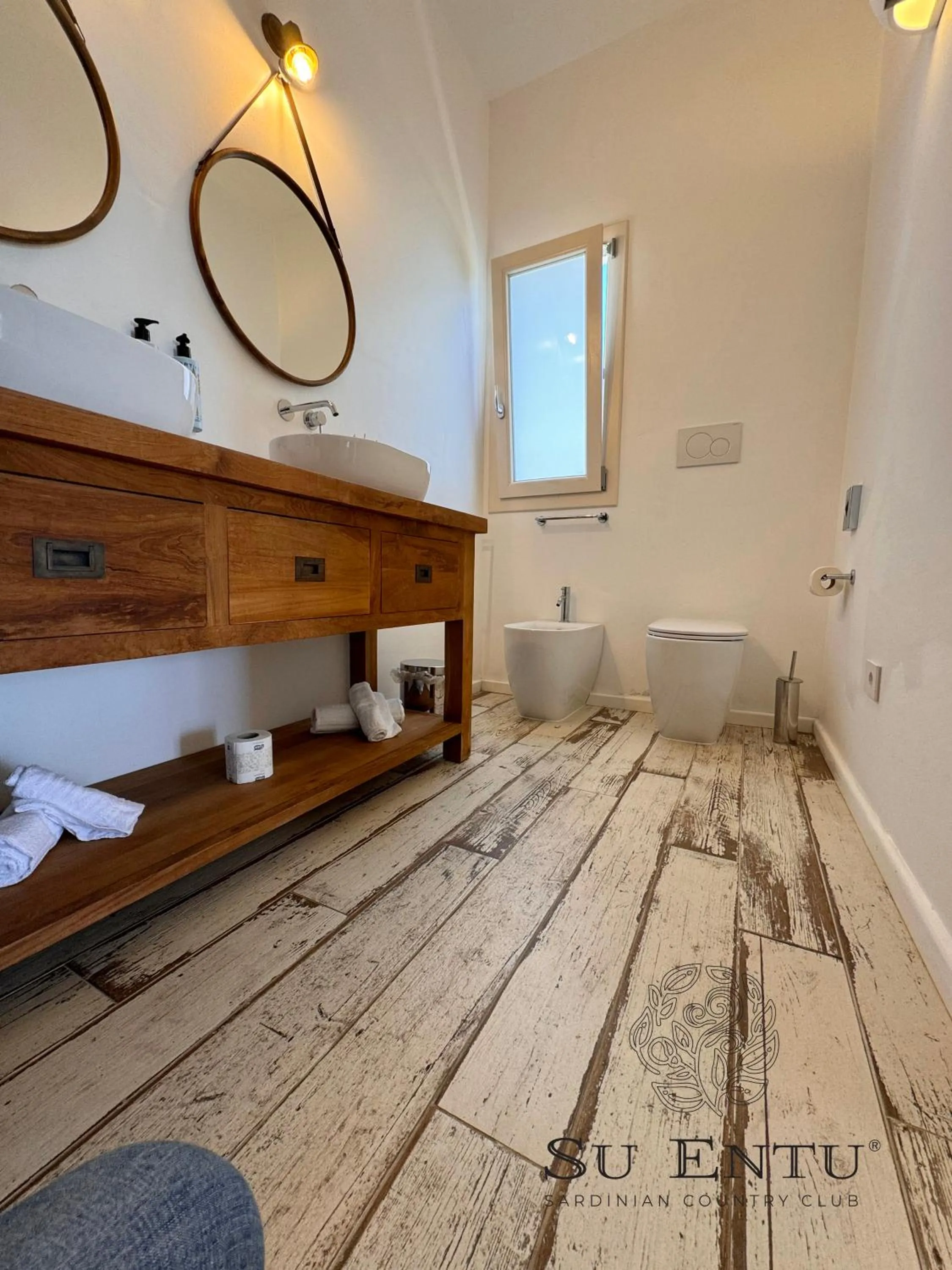 Bathroom, Bed in Su Entu Sardinian Country Club