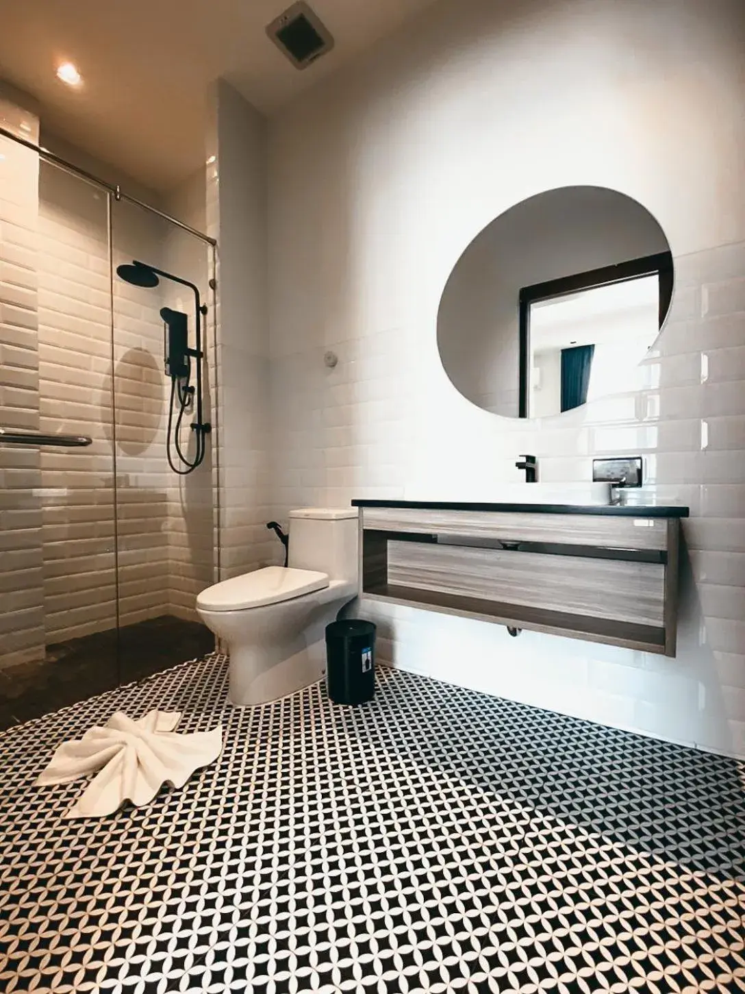 Bathroom in Play Poshtel & Cafe' Bathroom in Play Poshtel & Cafe'