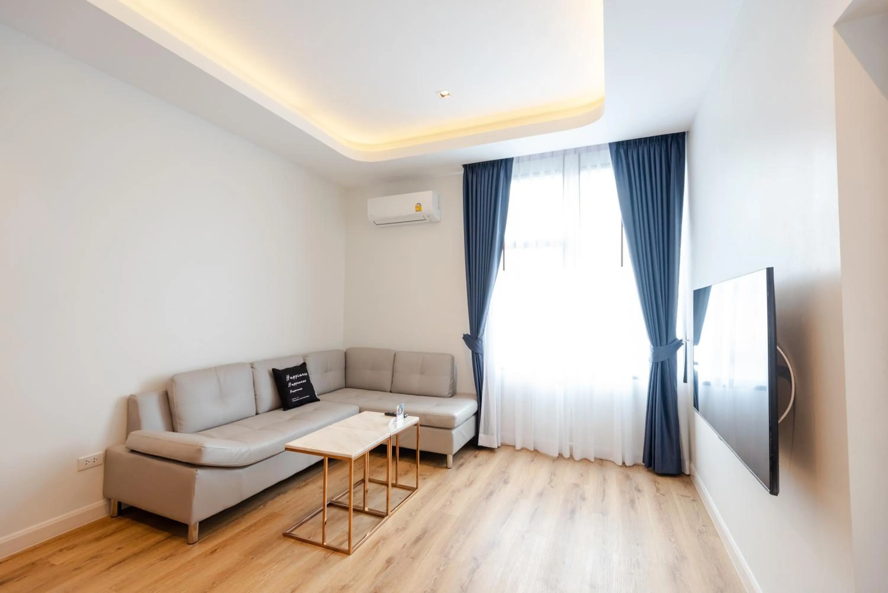 Living room in Play Poshtel & Cafe'