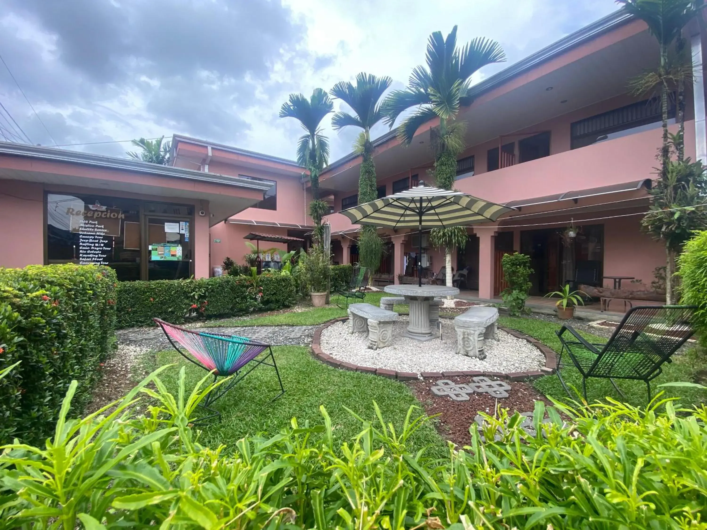 Property building in Hotel La Choza Inn Property building in Hotel La Choza Inn