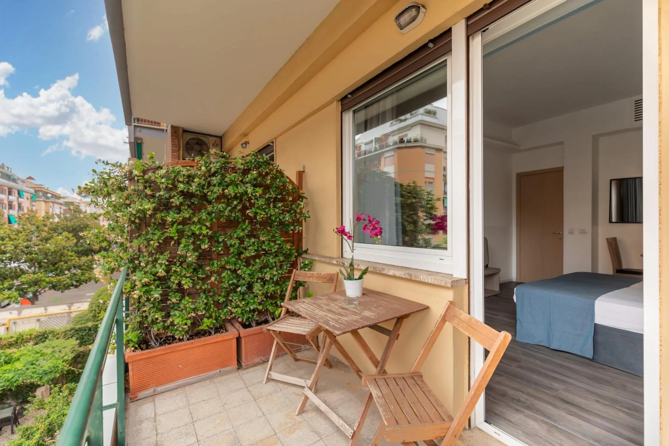 Balcony/Terrace in Fleming Suites by Hili