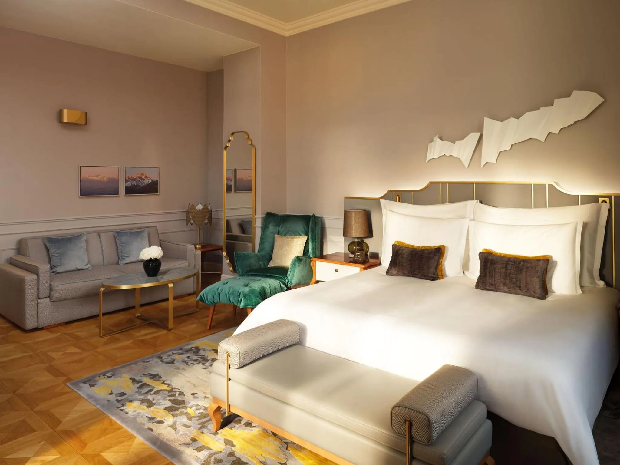 Photo of the whole room, Bed in Mandarin Oriental, Munich