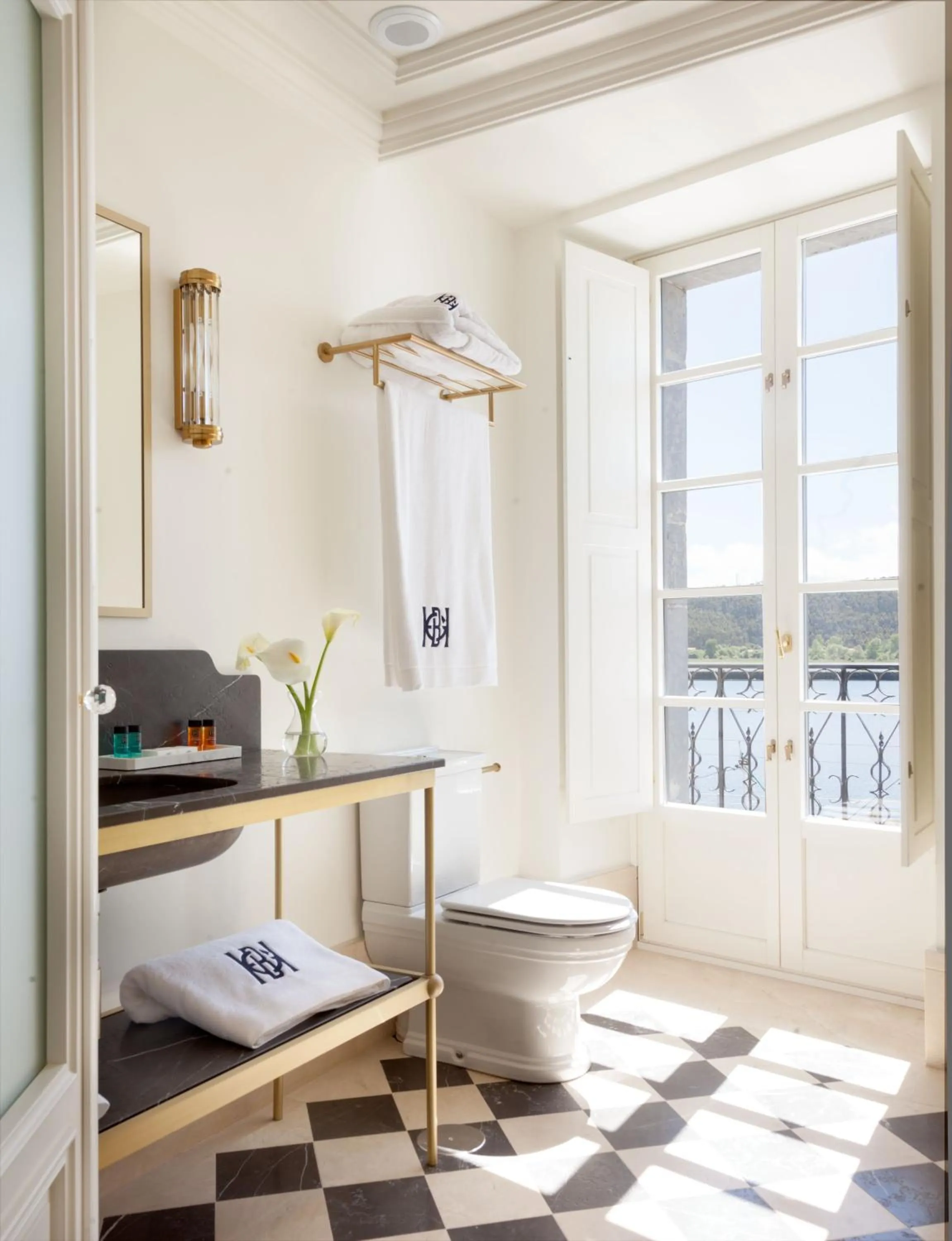 Bathroom in Gran hotel Brillante