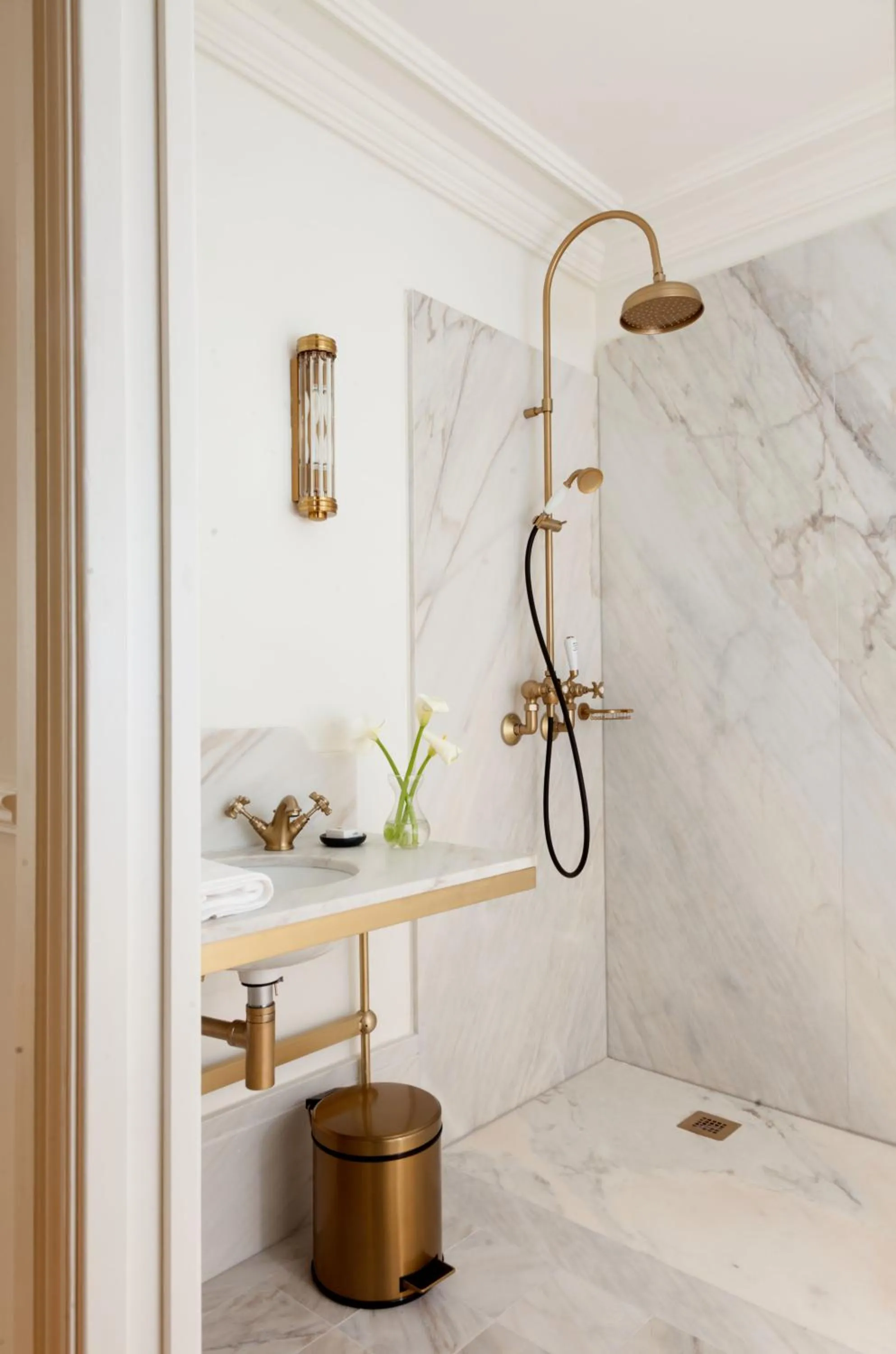 Shower in Gran hotel Brillante