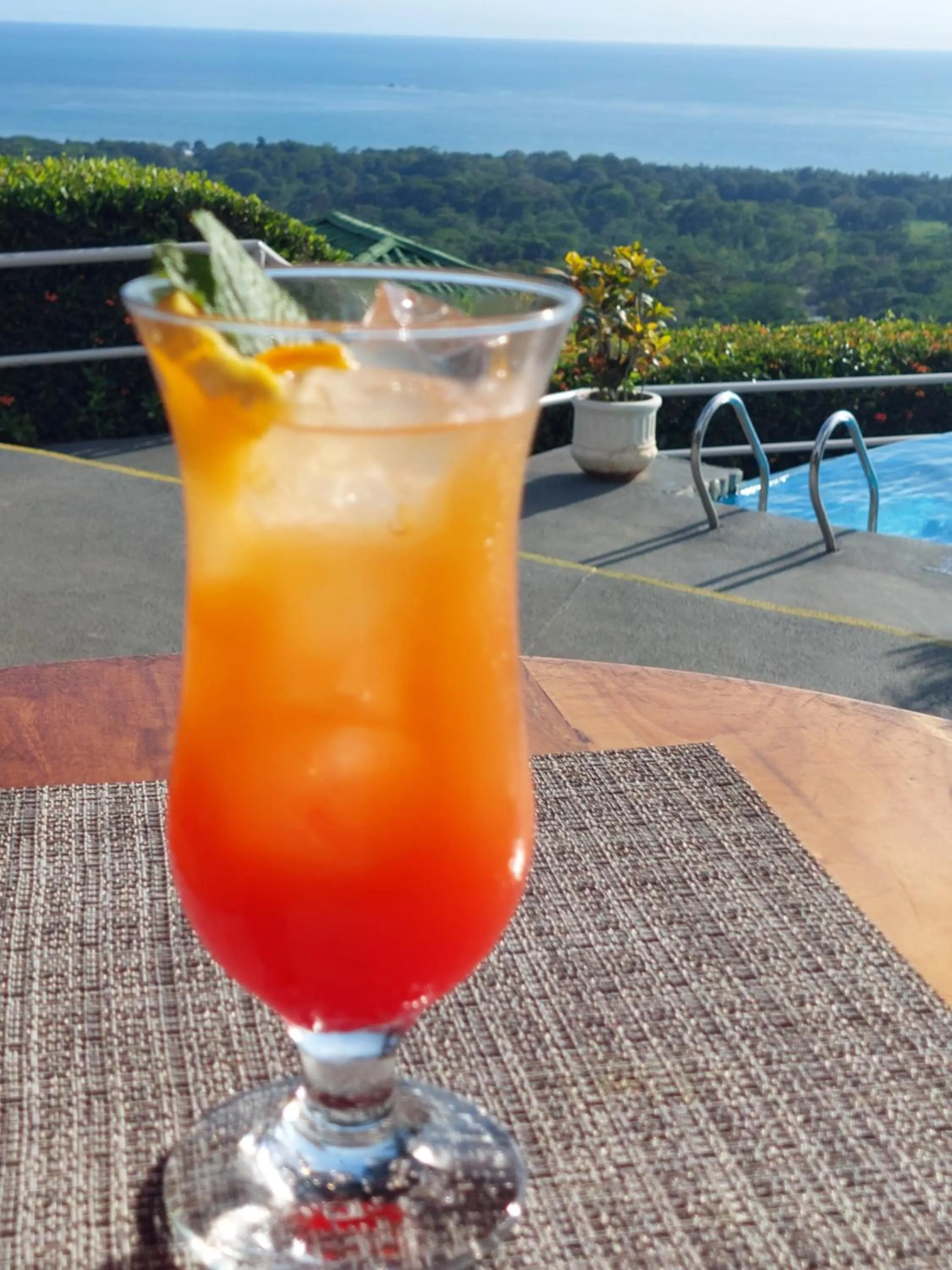 Restaurant/places to eat in Vista Ballena