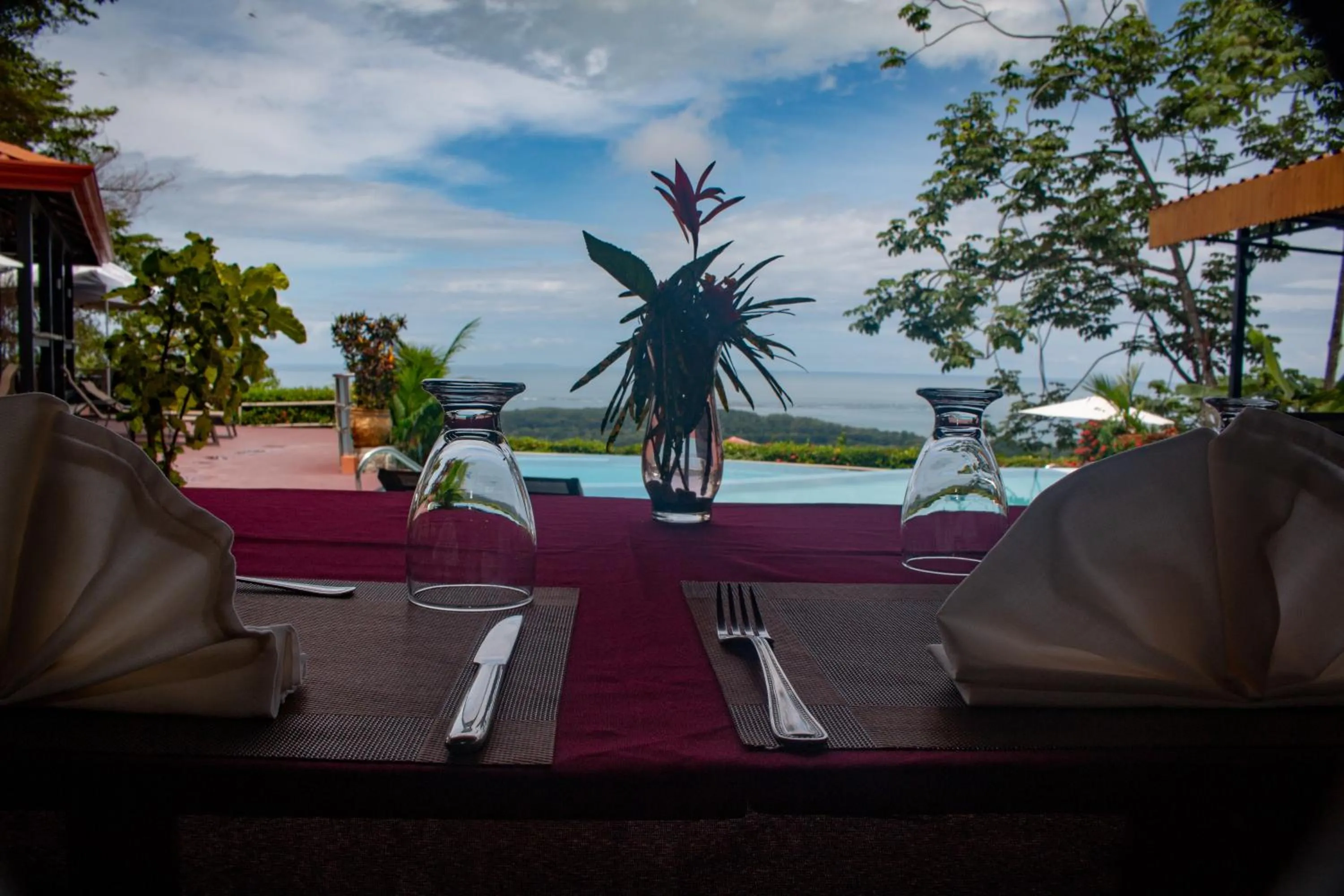 Restaurant/places to eat in Vista Ballena