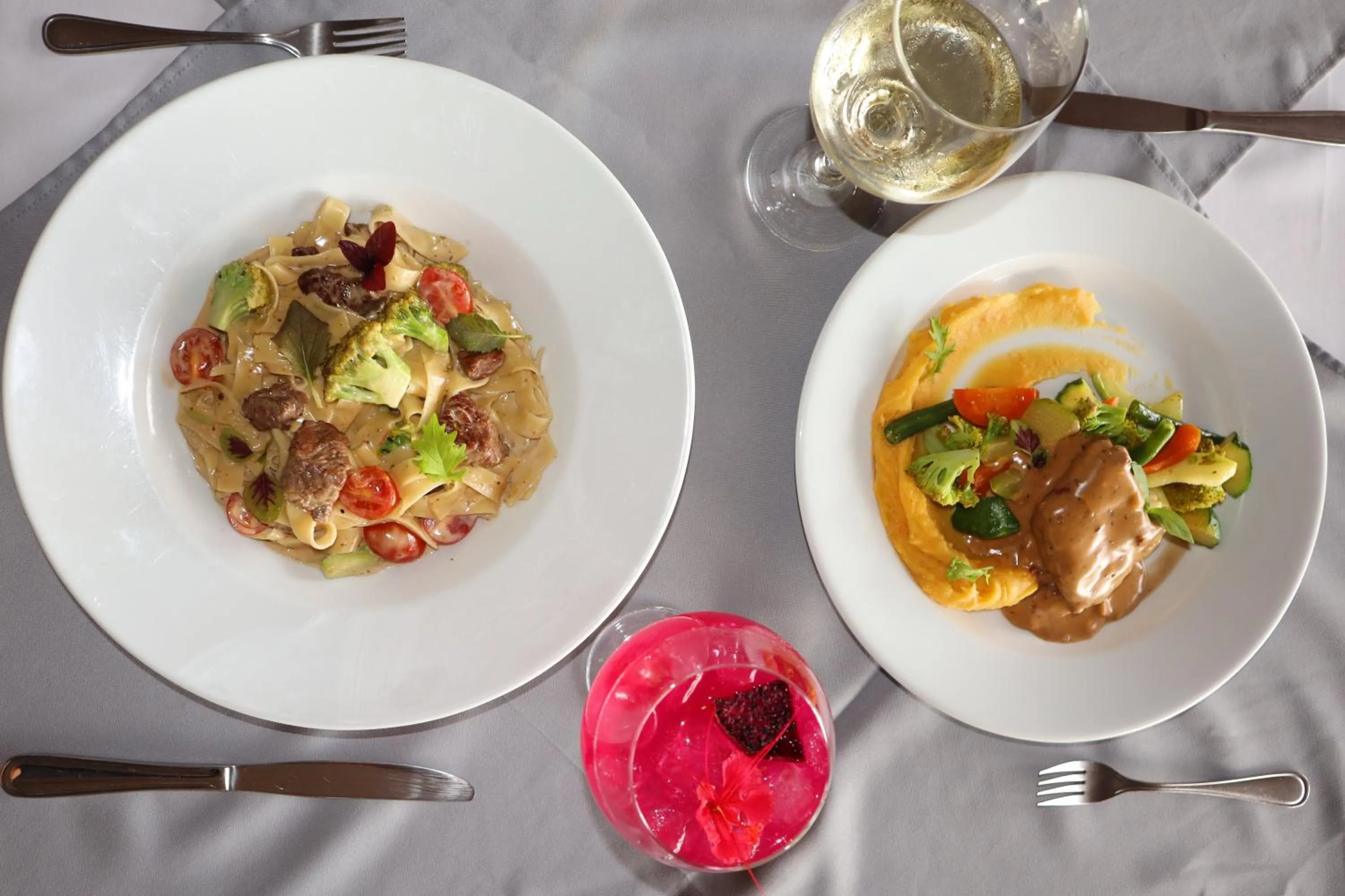 Restaurant/places to eat in Vista Ballena