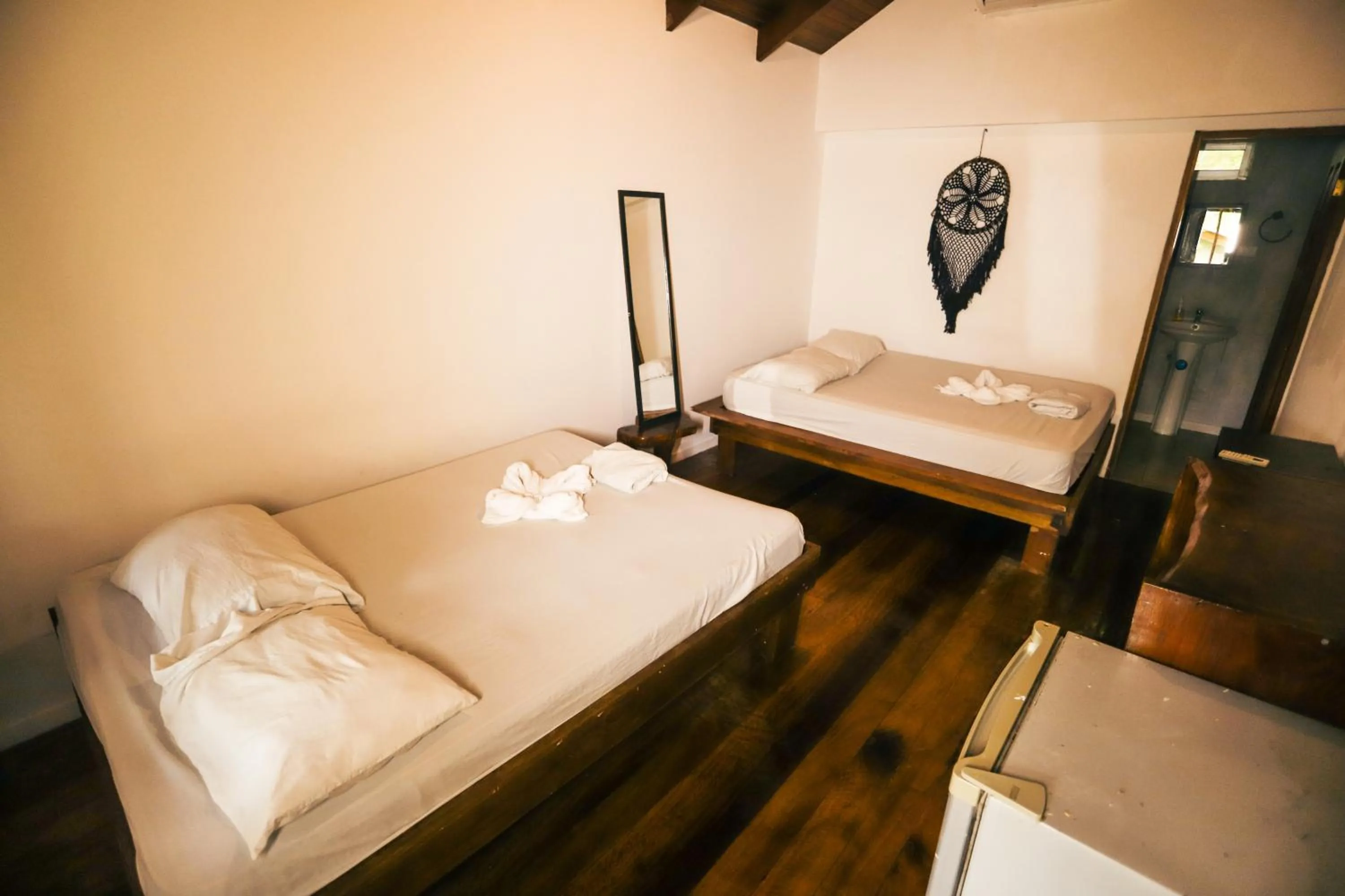 Cabinas Playa Surf Hostel