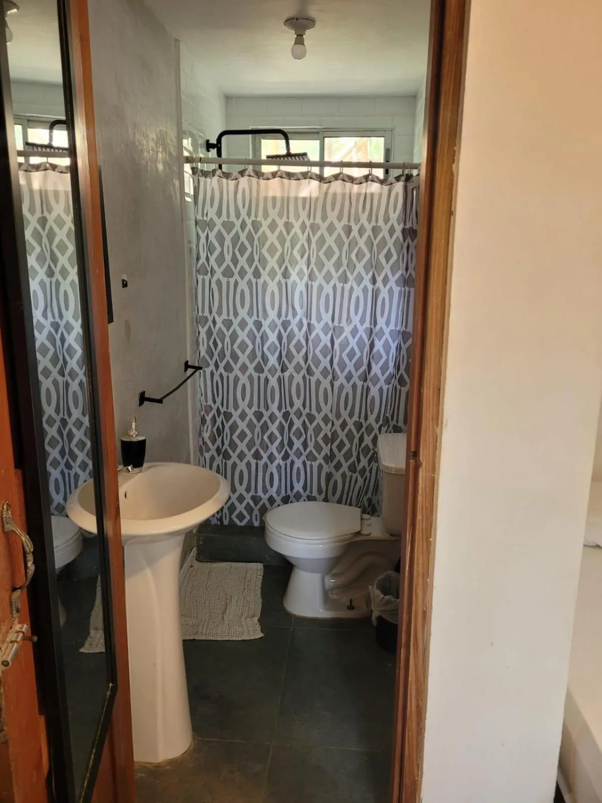 Queen Room in Cabinas Playa Surf Hostel