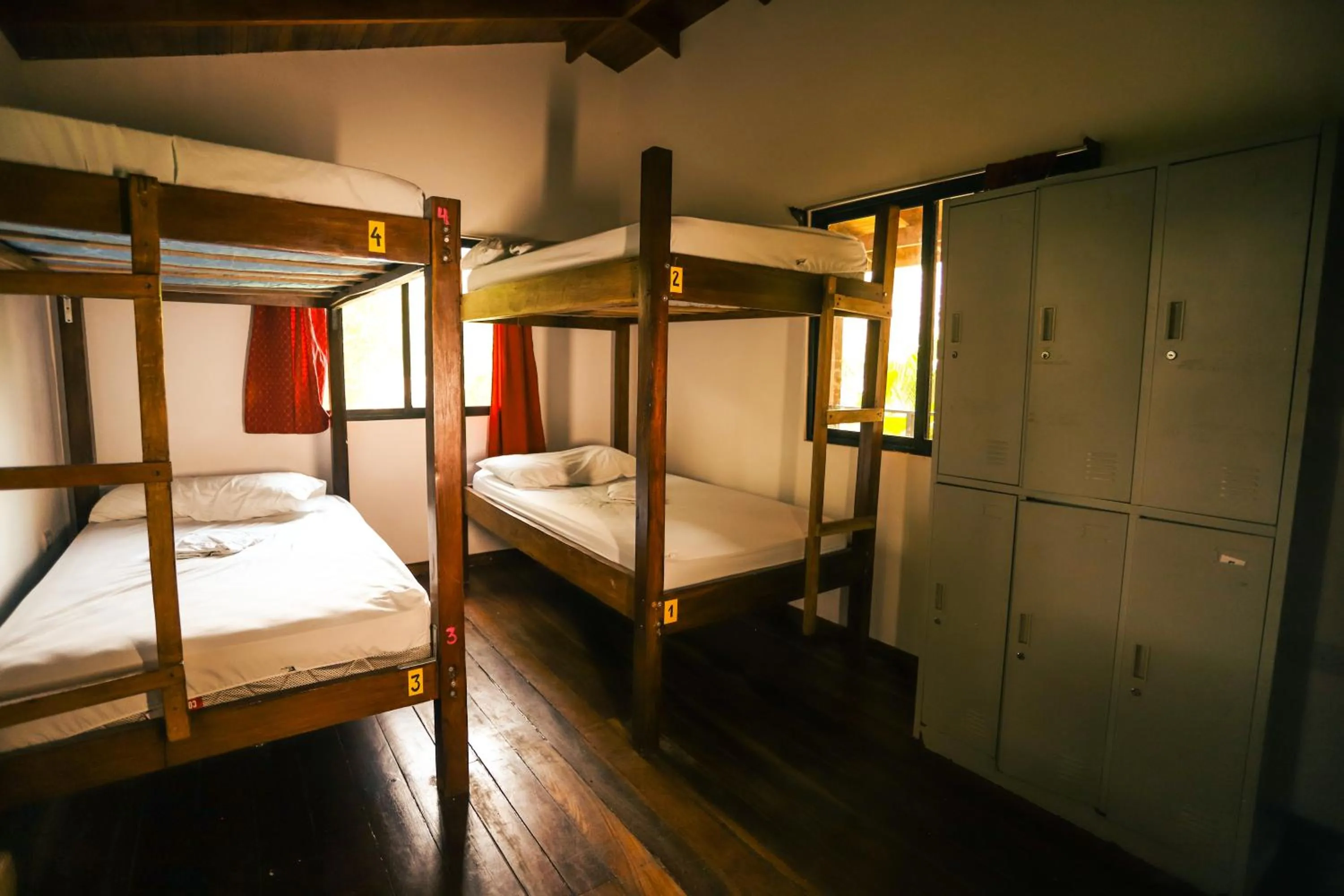 Bed in 8-Bed Mixed Dormitory Room in Cabinas Playa Surf Hostel