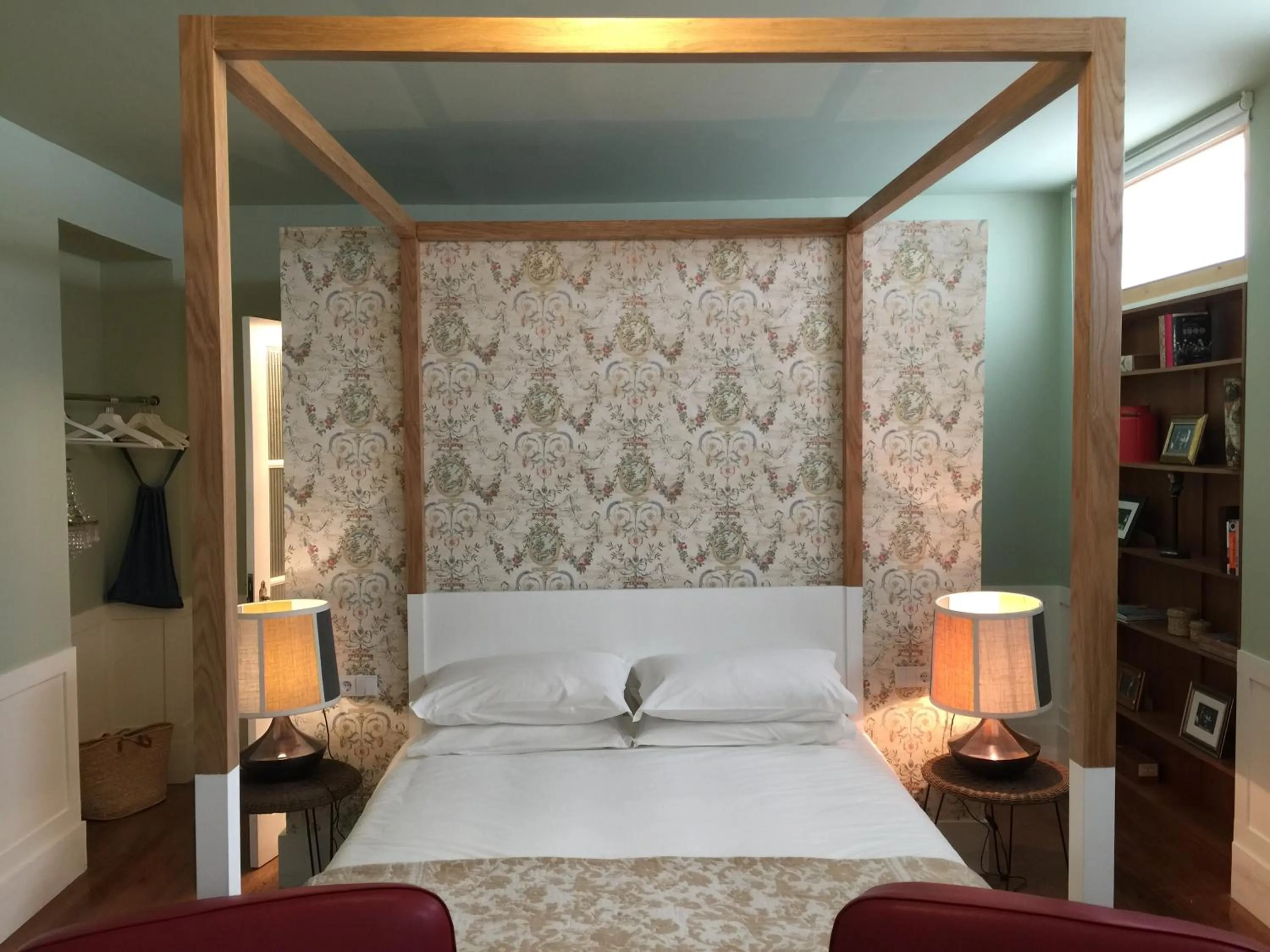 Decorative detail, Bed in Casa Oliver Boutique B&B - Principe Real