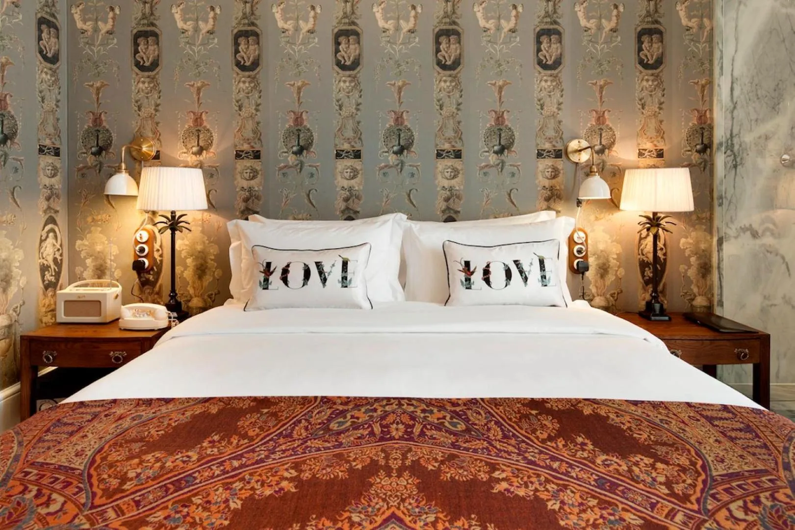 Decorative detail, Bed in Casa Oliver Boutique B&B - Principe Real