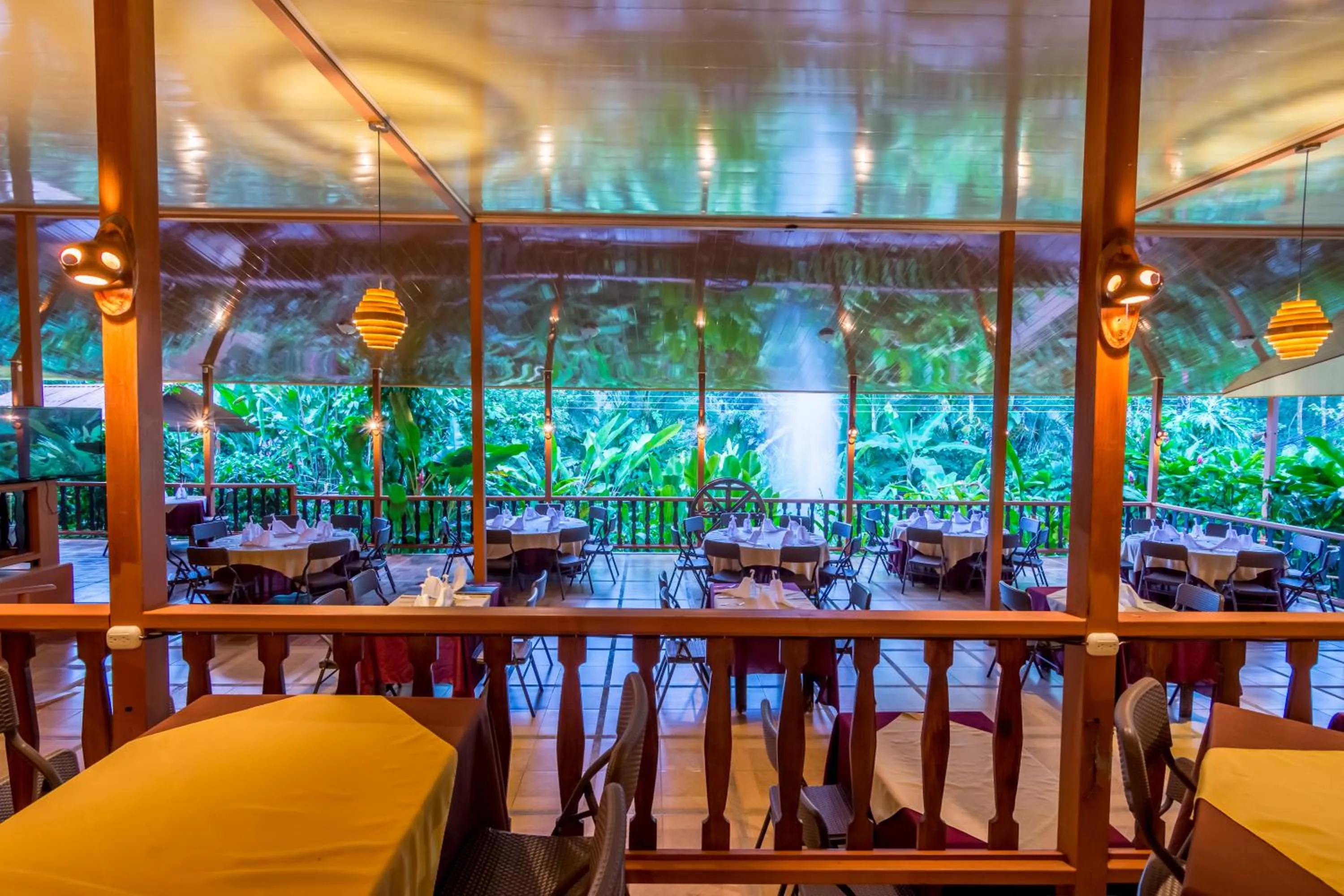 Area and facilities in Ara Ambigua Lodge