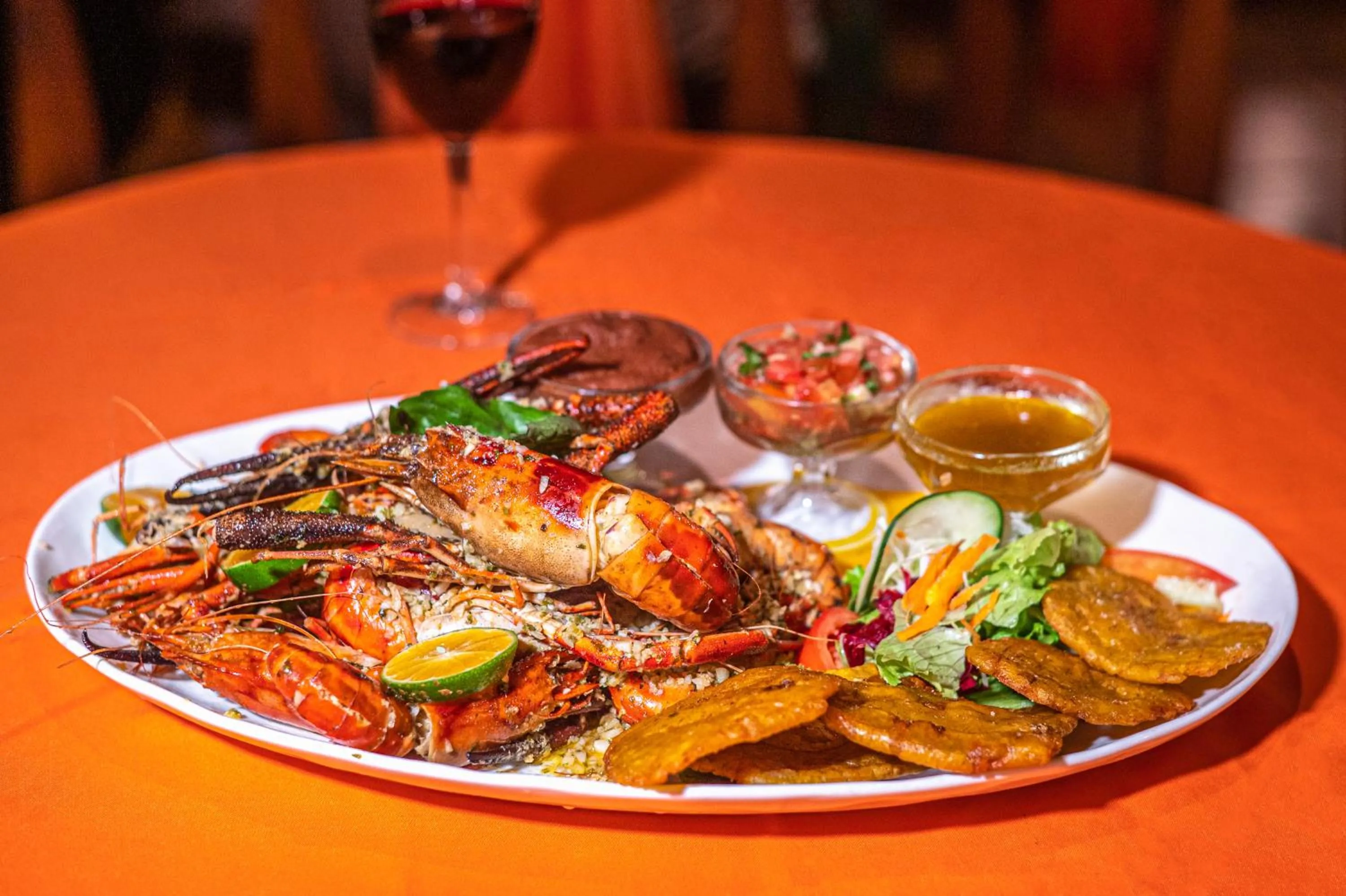 Restaurant/places to eat in Ara Ambigua Lodge