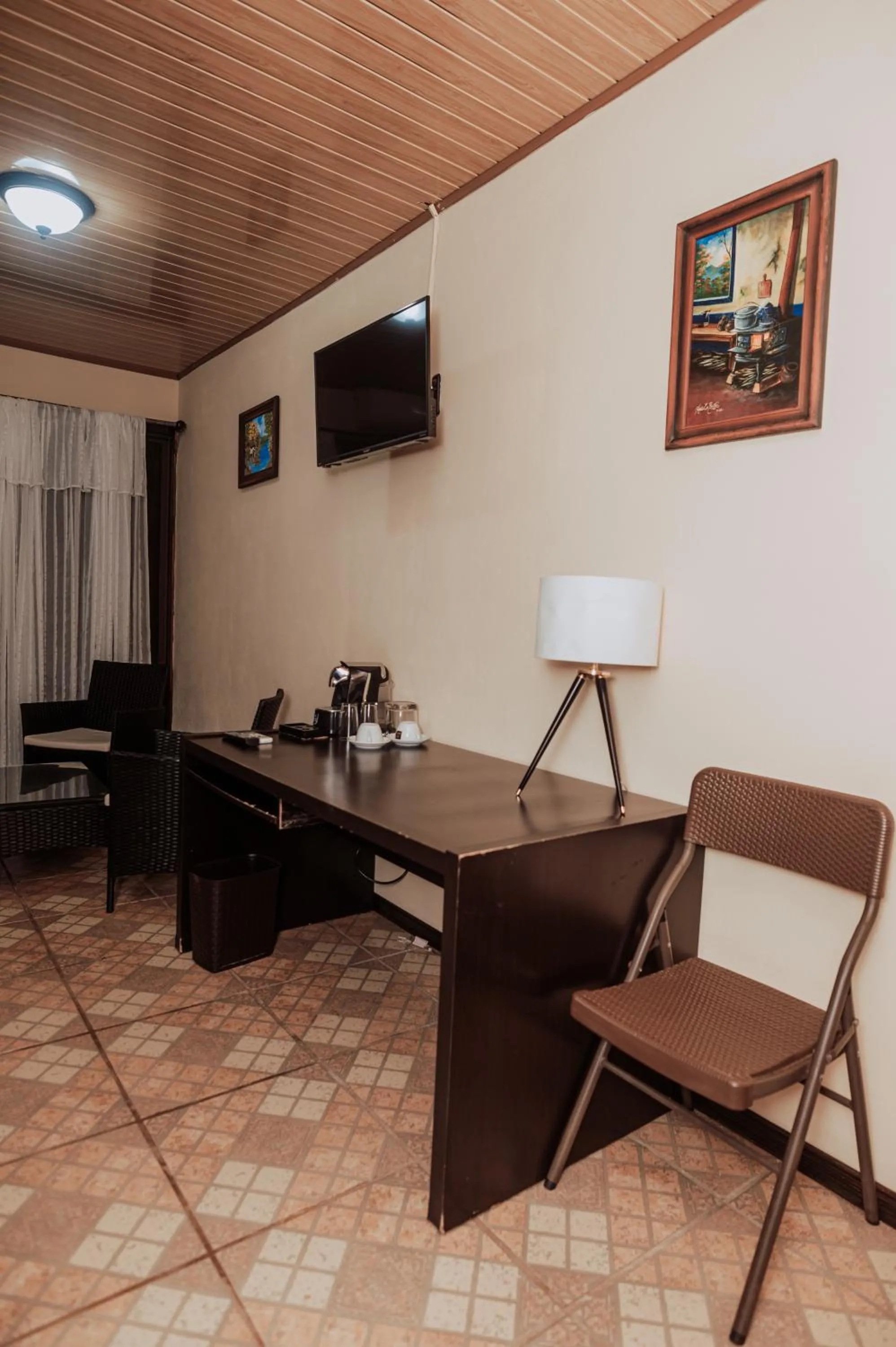 TV and multimedia in Ara Ambigua Lodge