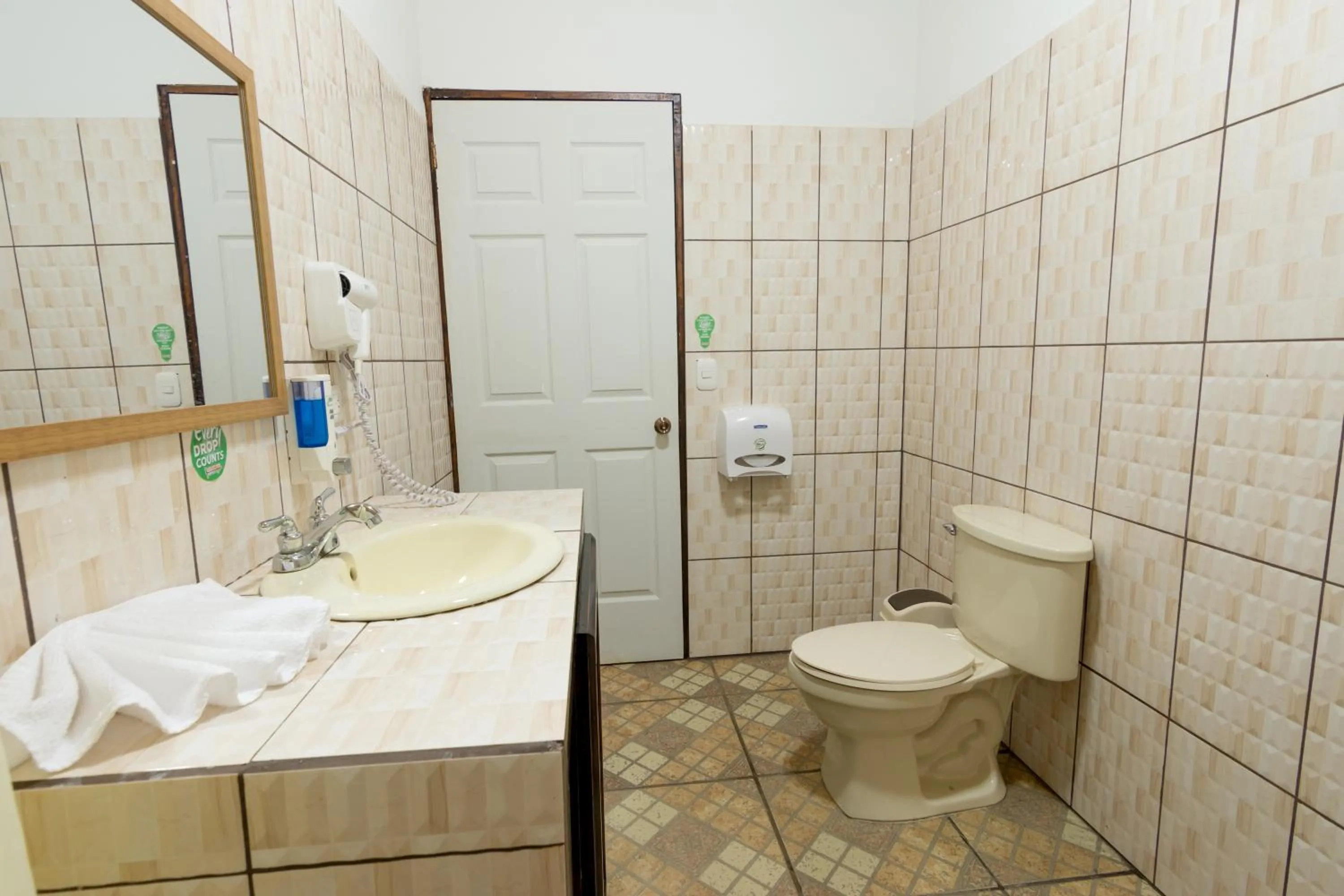 Bathroom in Ara Ambigua Lodge