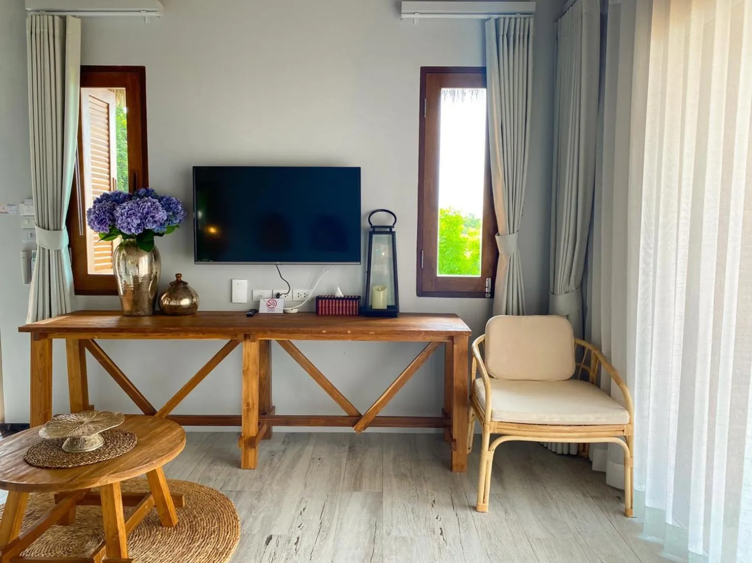 Communal lounge/ TV room in The Mak Trat