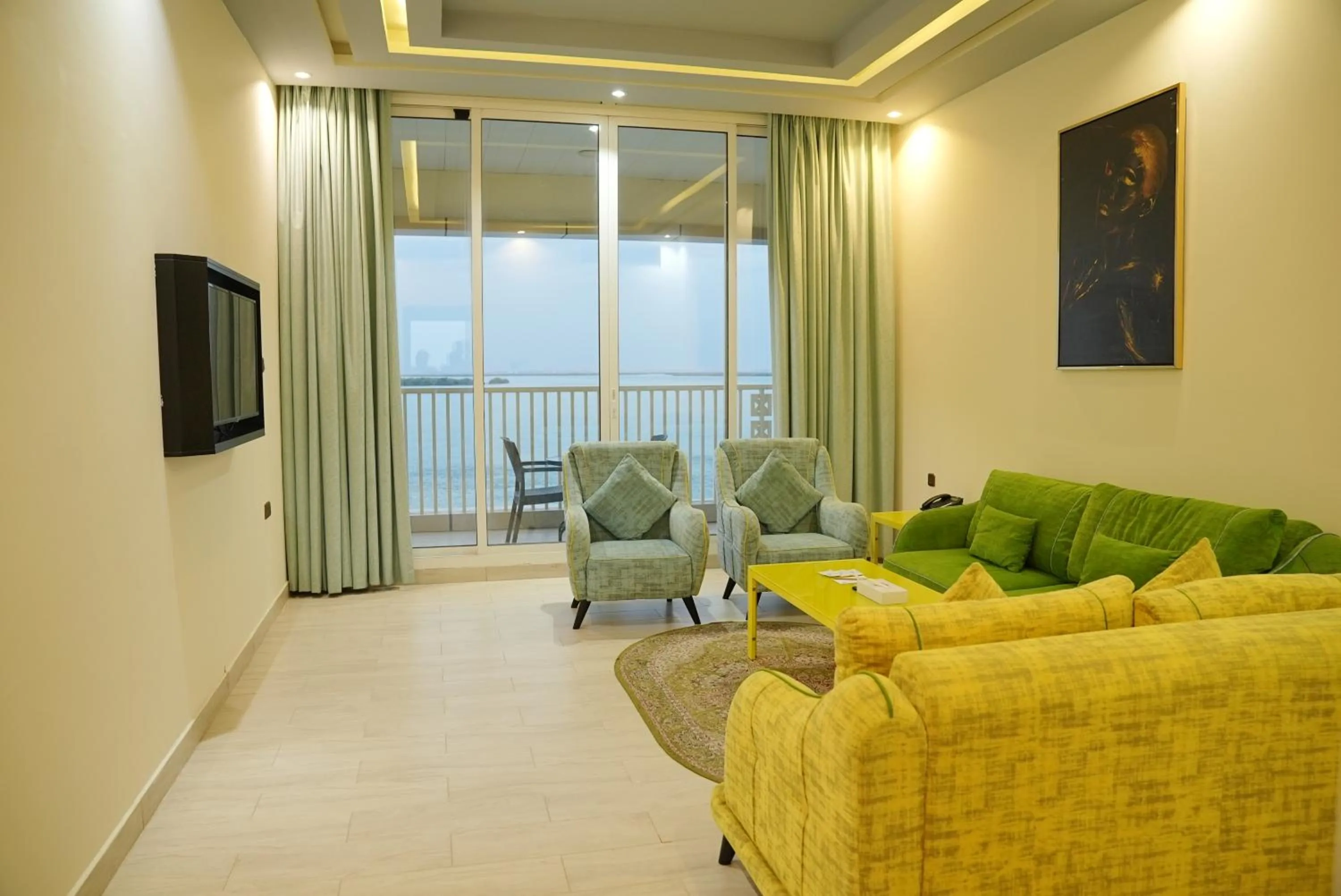 TV and multimedia in Flamingo Beach Hotel