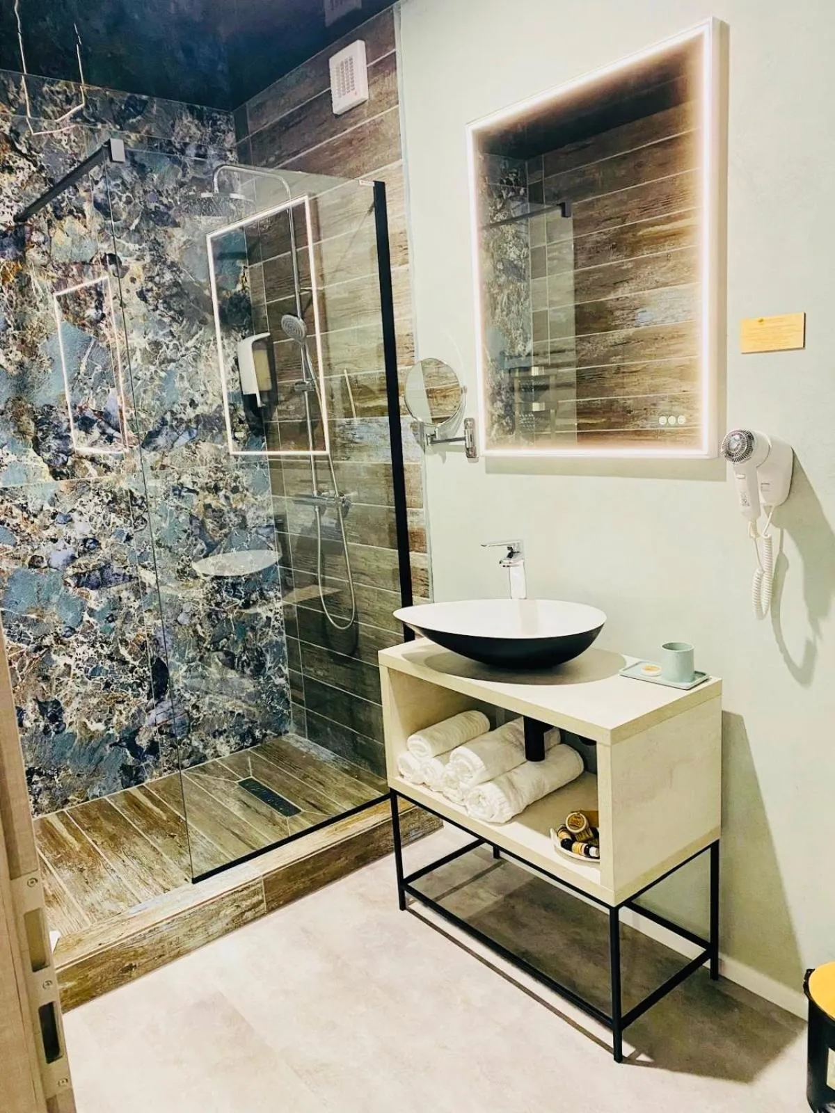 Bathroom in HOTEL MAREA NEAGRA Mamaia