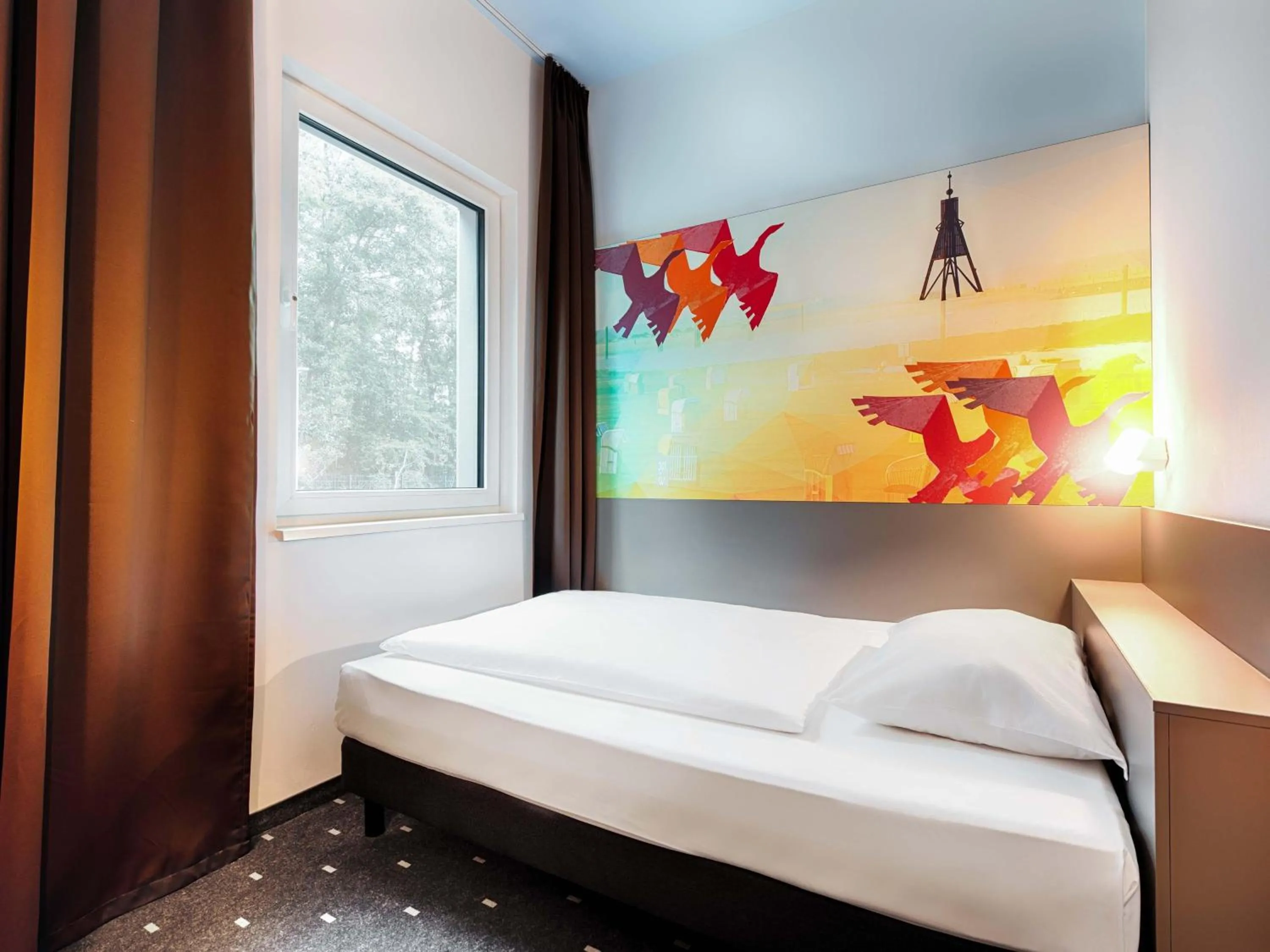 Photo of the whole room, Bed in B&B Hotel Cuxhaven