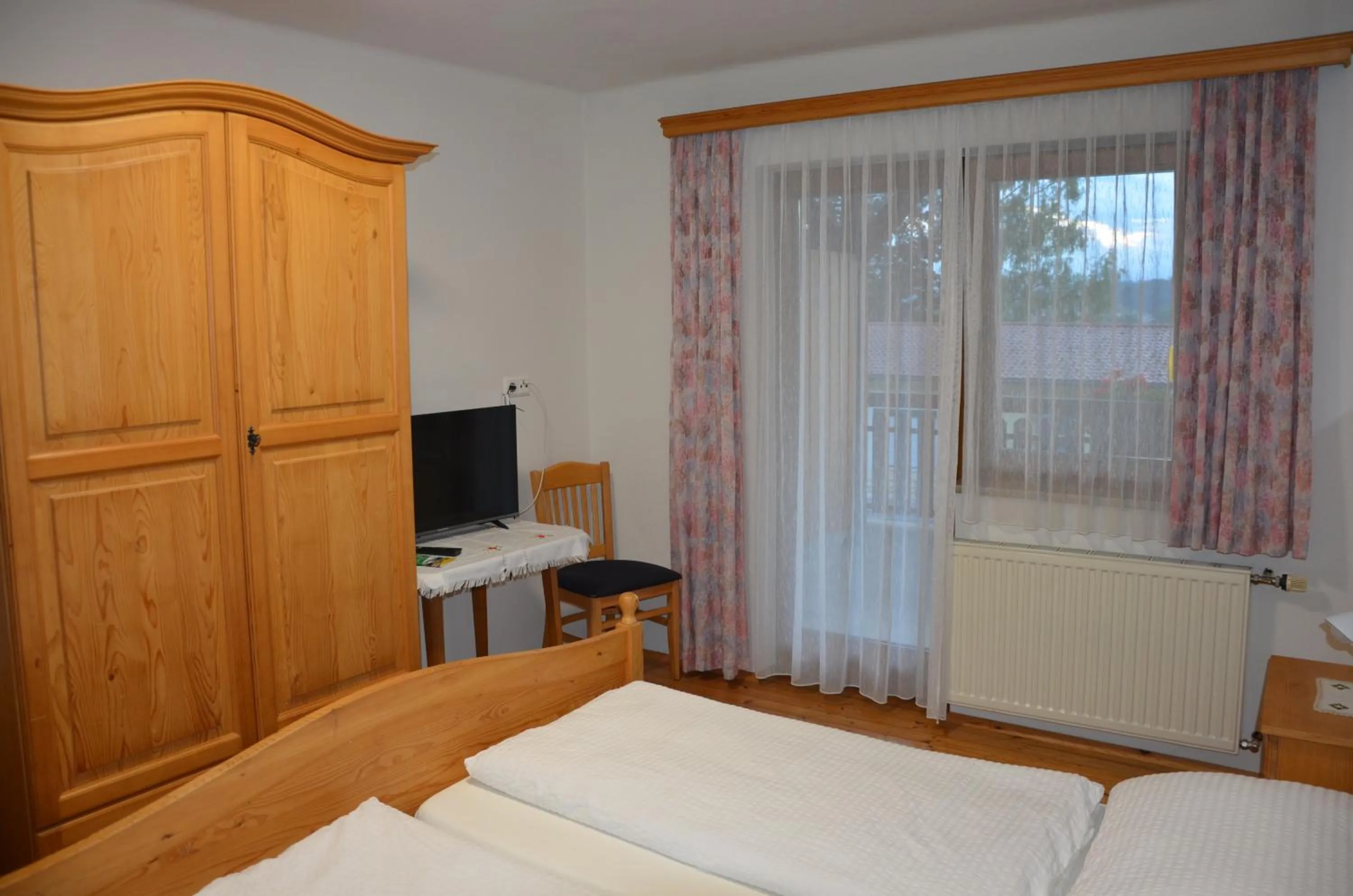 Photo of the whole room, Bed in Gasthof Jauk-Hartner