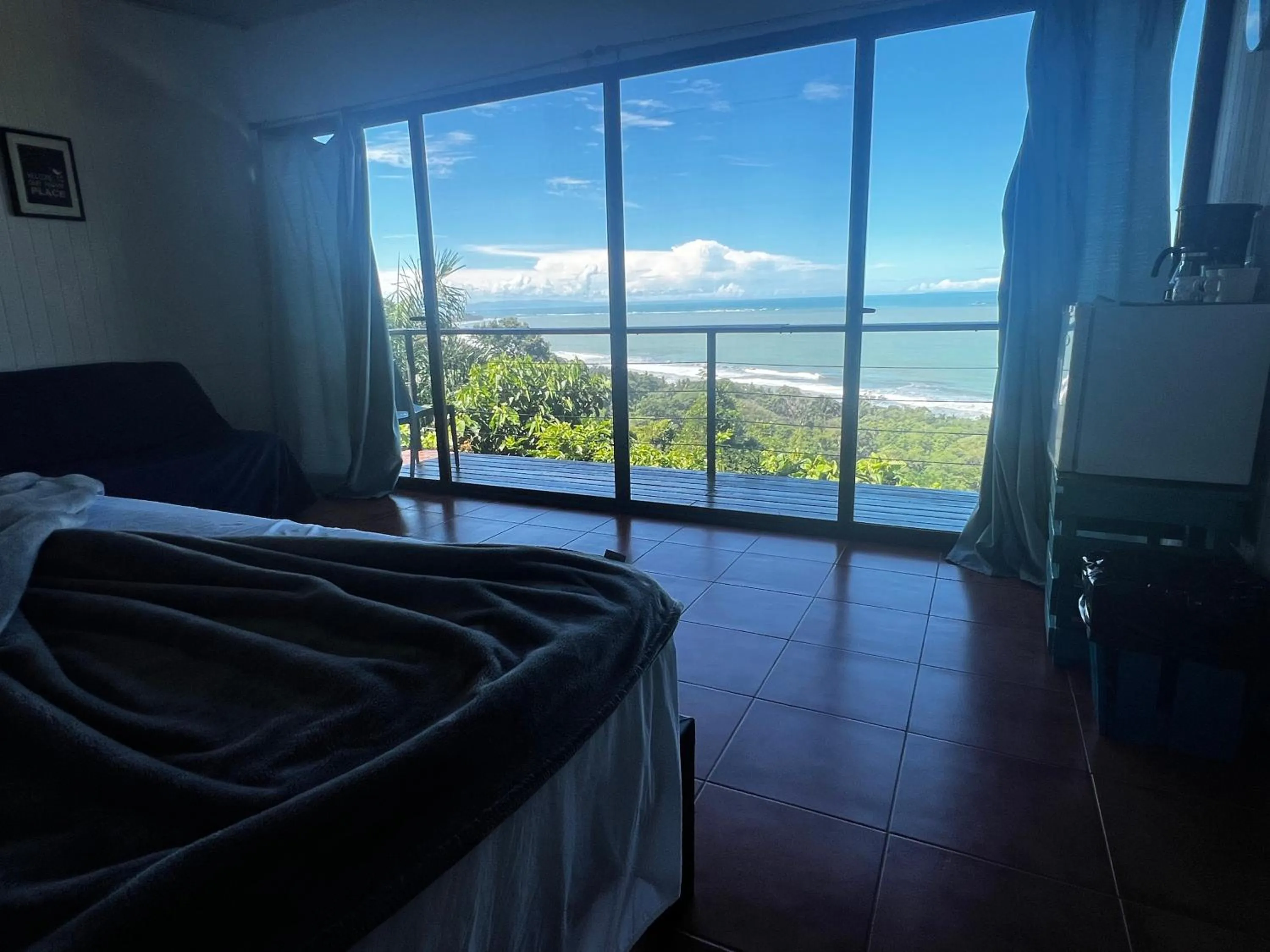 Bed in Ranchos Remo Lodge