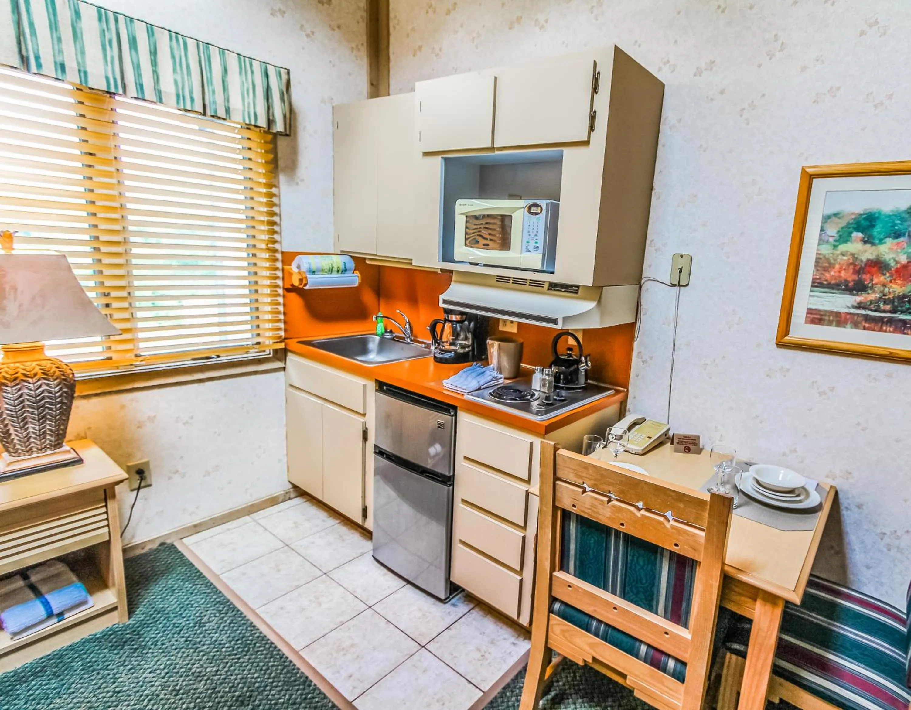 Kitchen or kitchenette in Smoketree Lodge