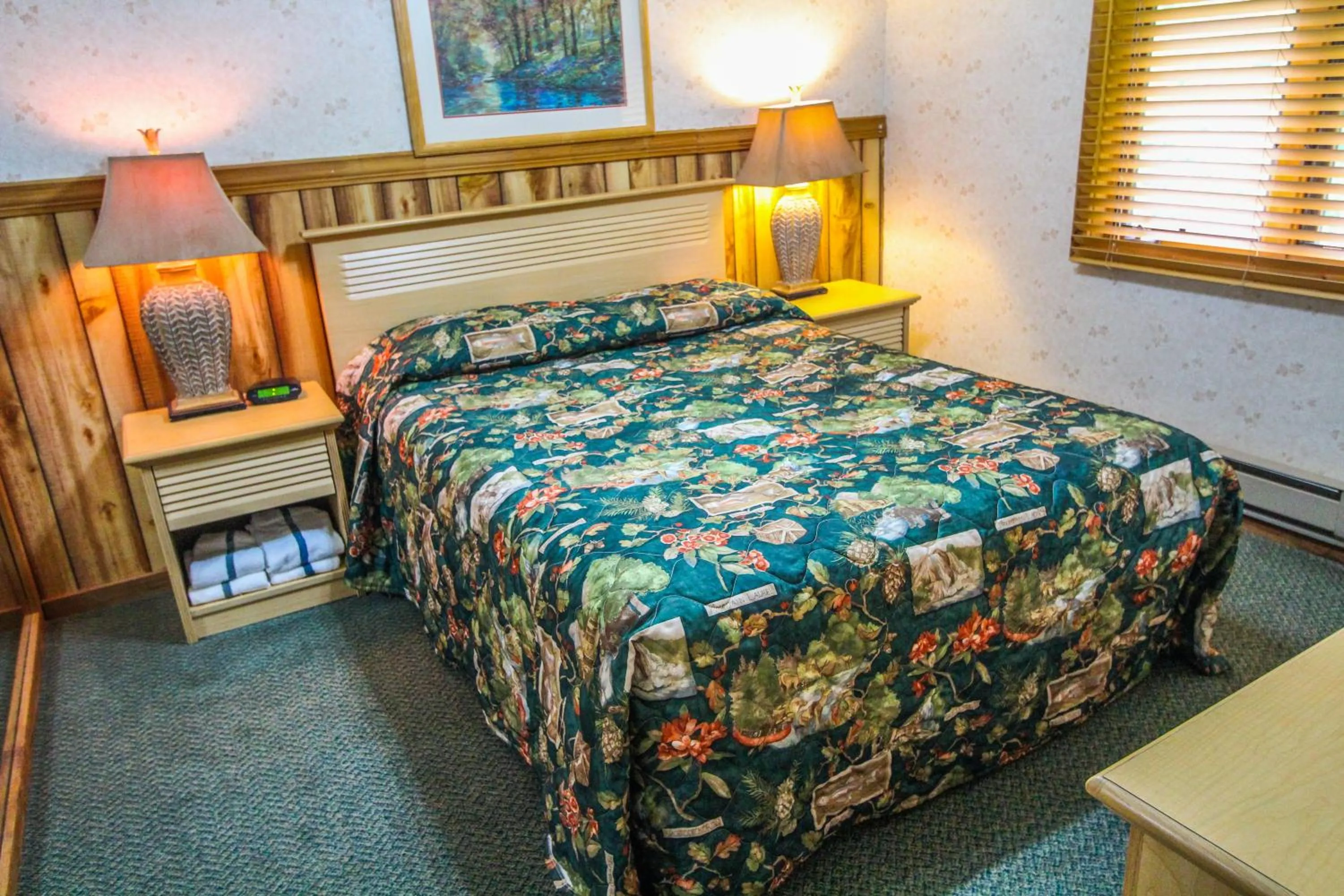 Bedroom, Bed in Smoketree Lodge