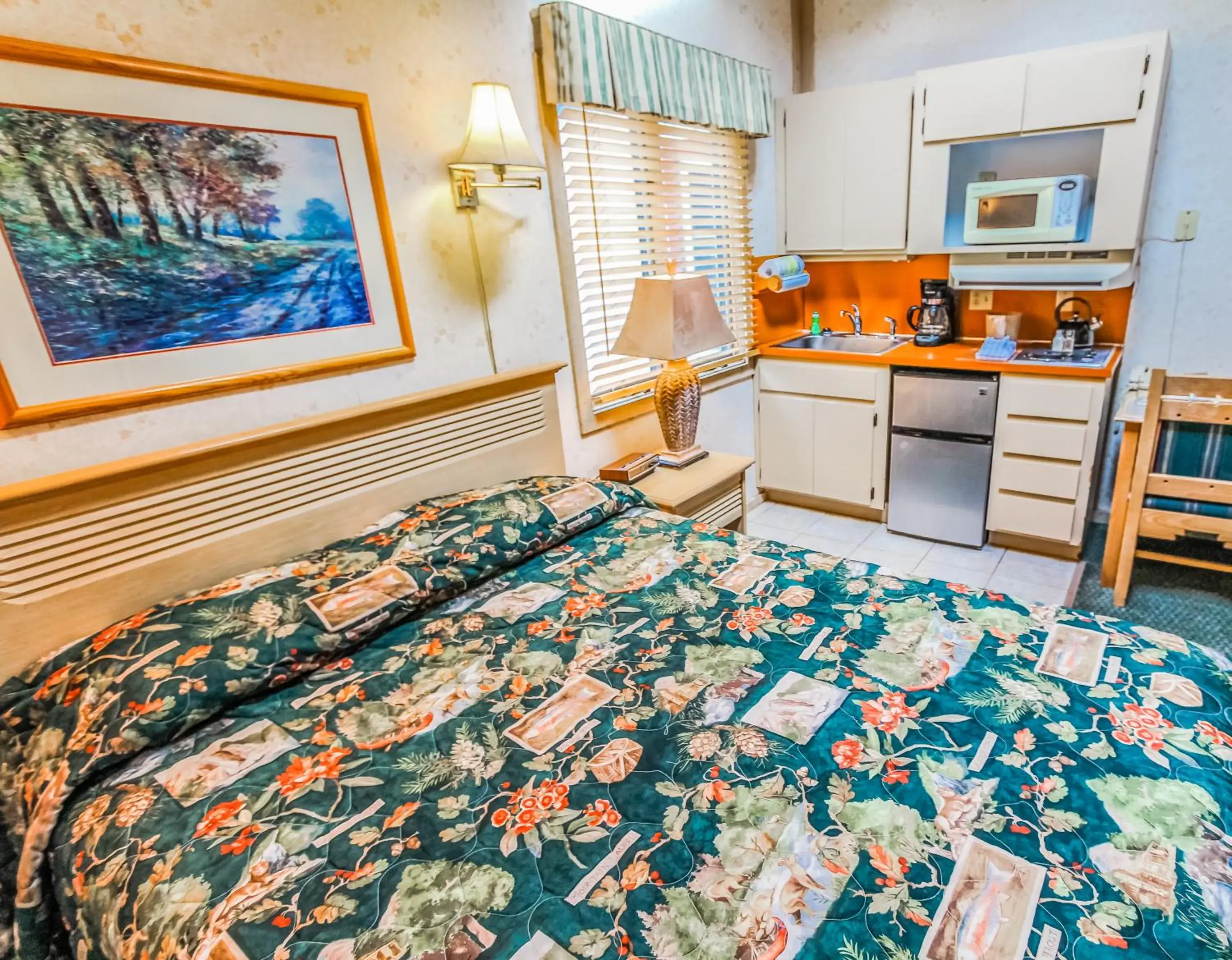 Bed in Smoketree Lodge Bed in Smoketree Lodge