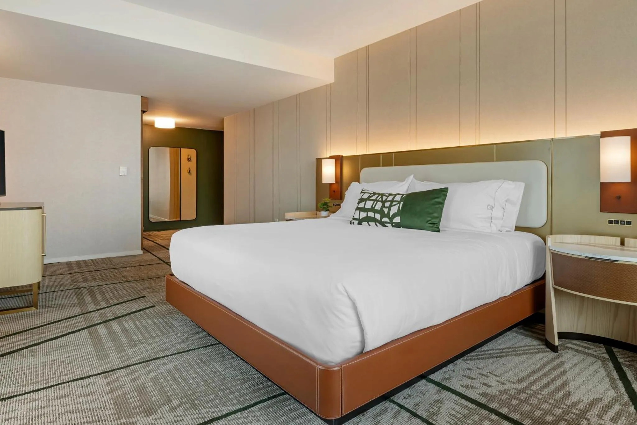 Photo of the whole room, Bed in Omni San Diego Hotel at the Ballpark