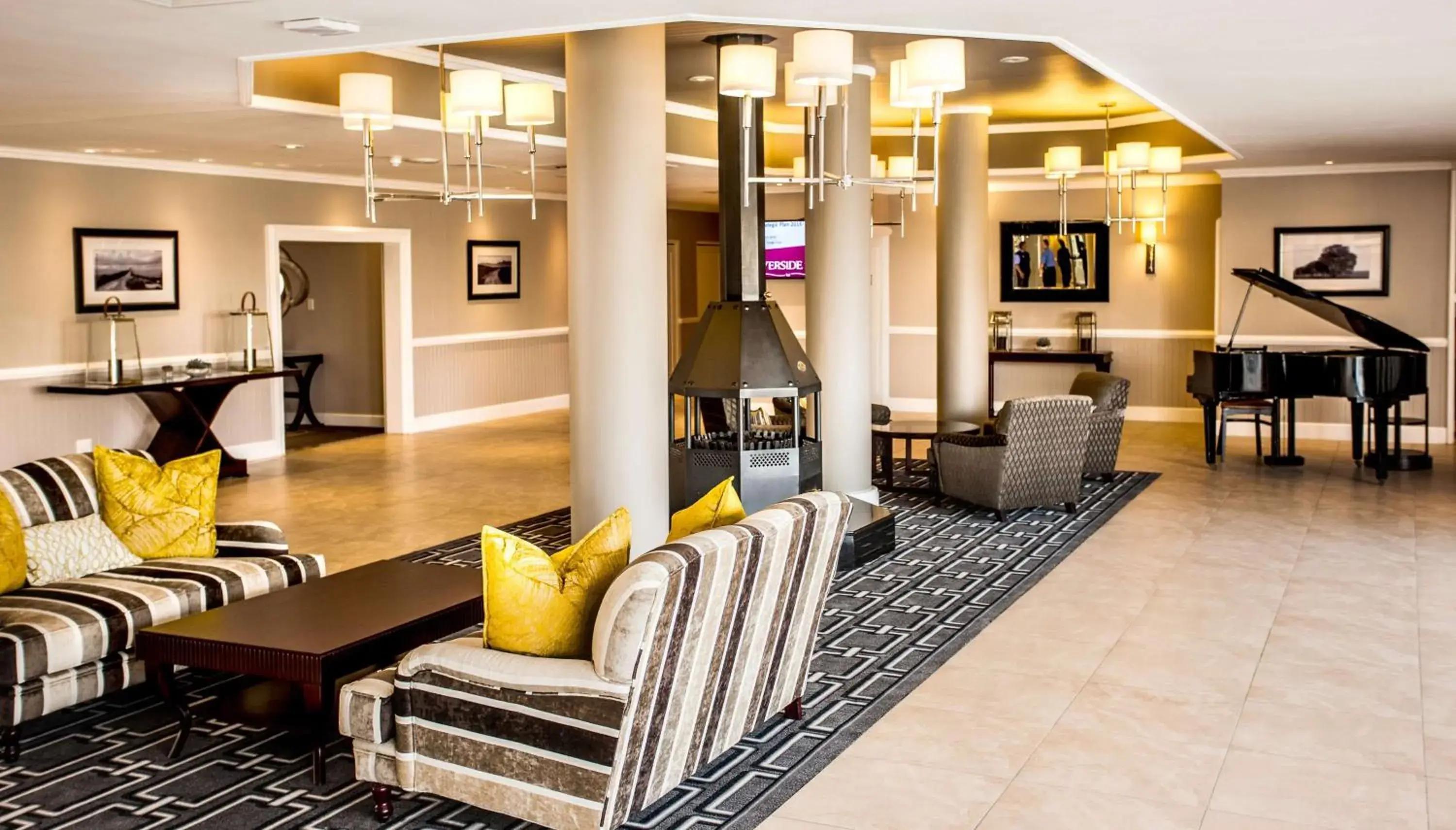 Lobby or reception in Riverside Sun Lobby or reception in Riverside Sun