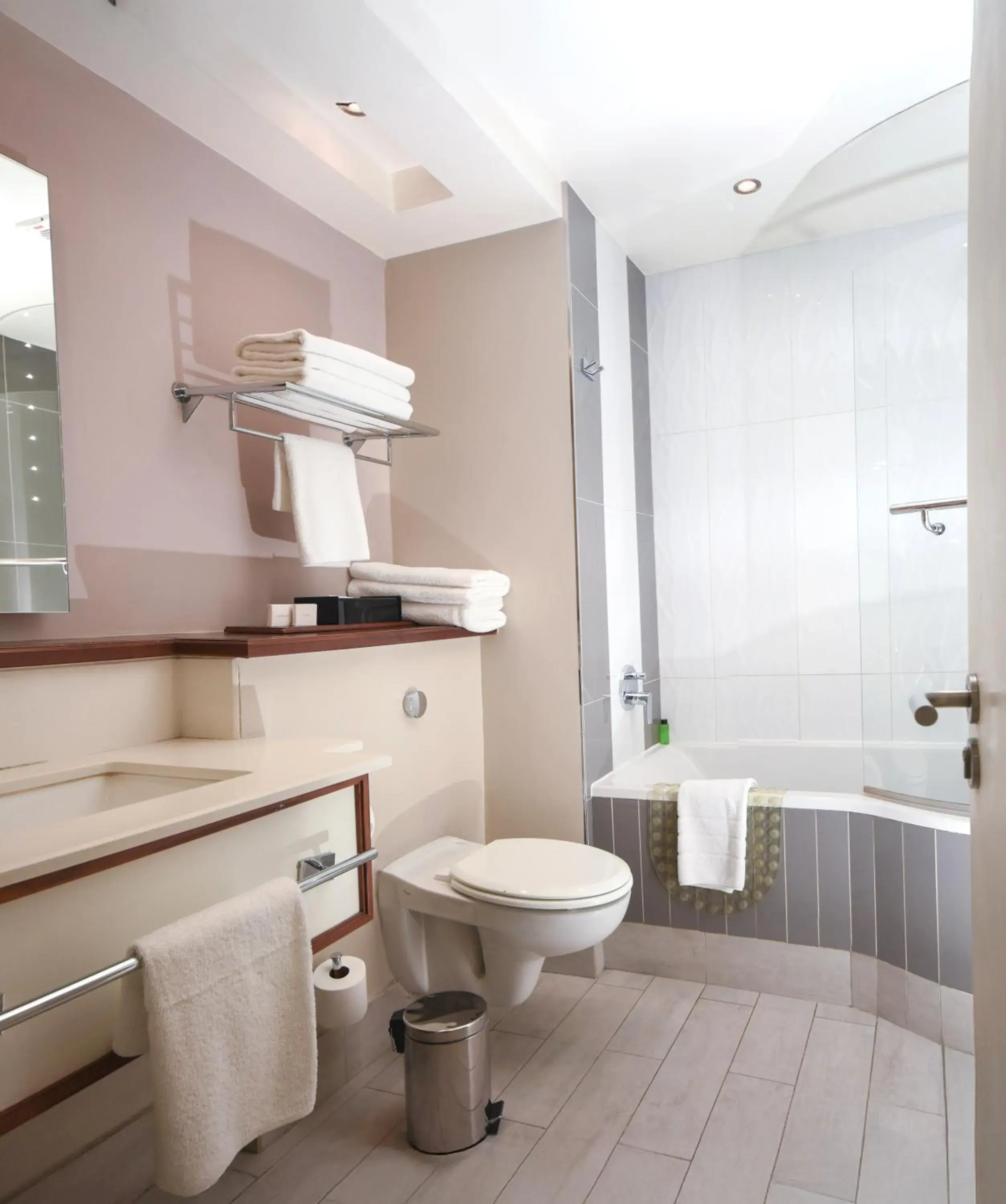 Bathroom in Riverside Sun Bathroom in Riverside Sun