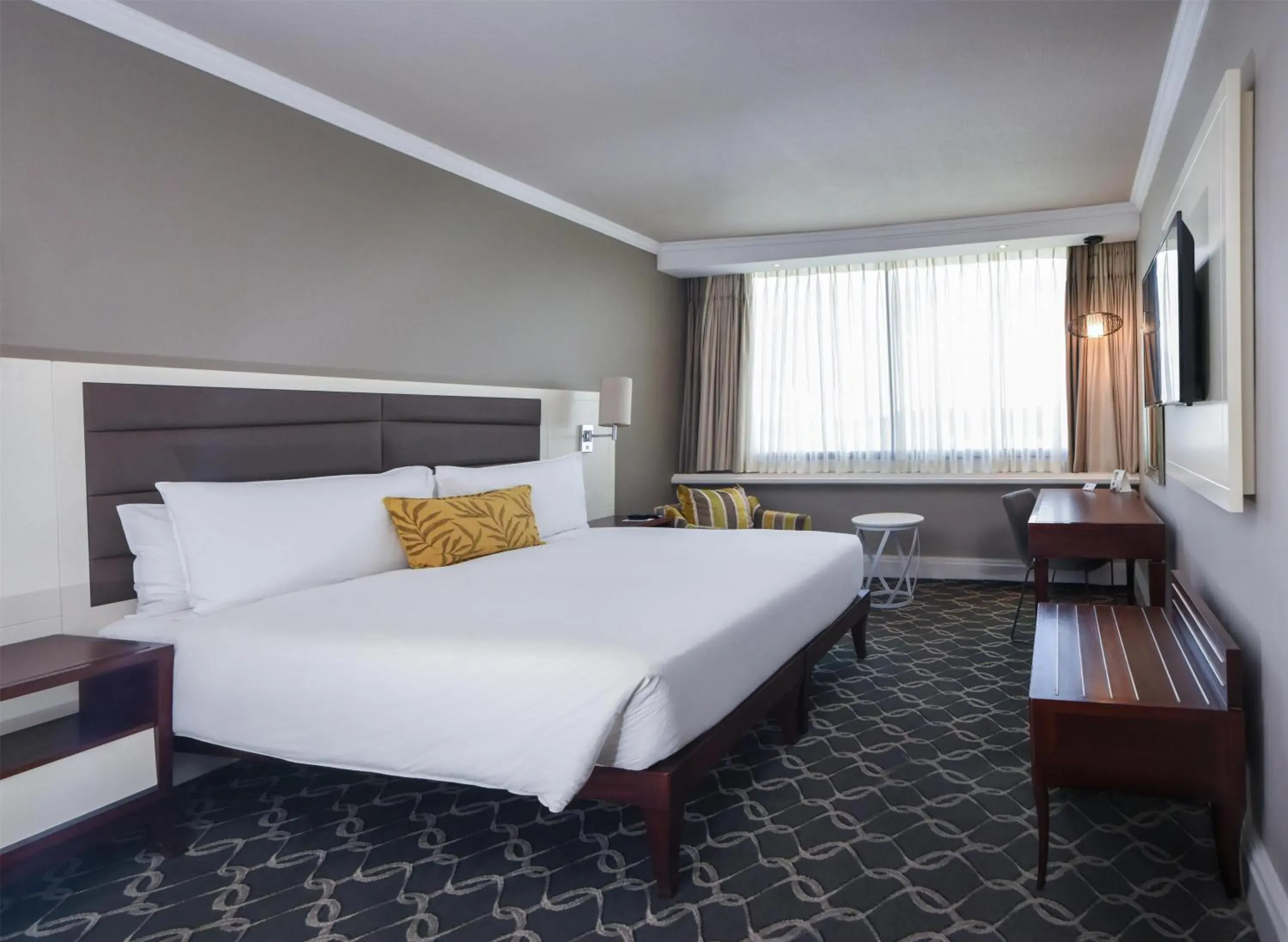 Deluxe River Facing King Room in Riverside Sun Deluxe River Facing King Room in Riverside Sun