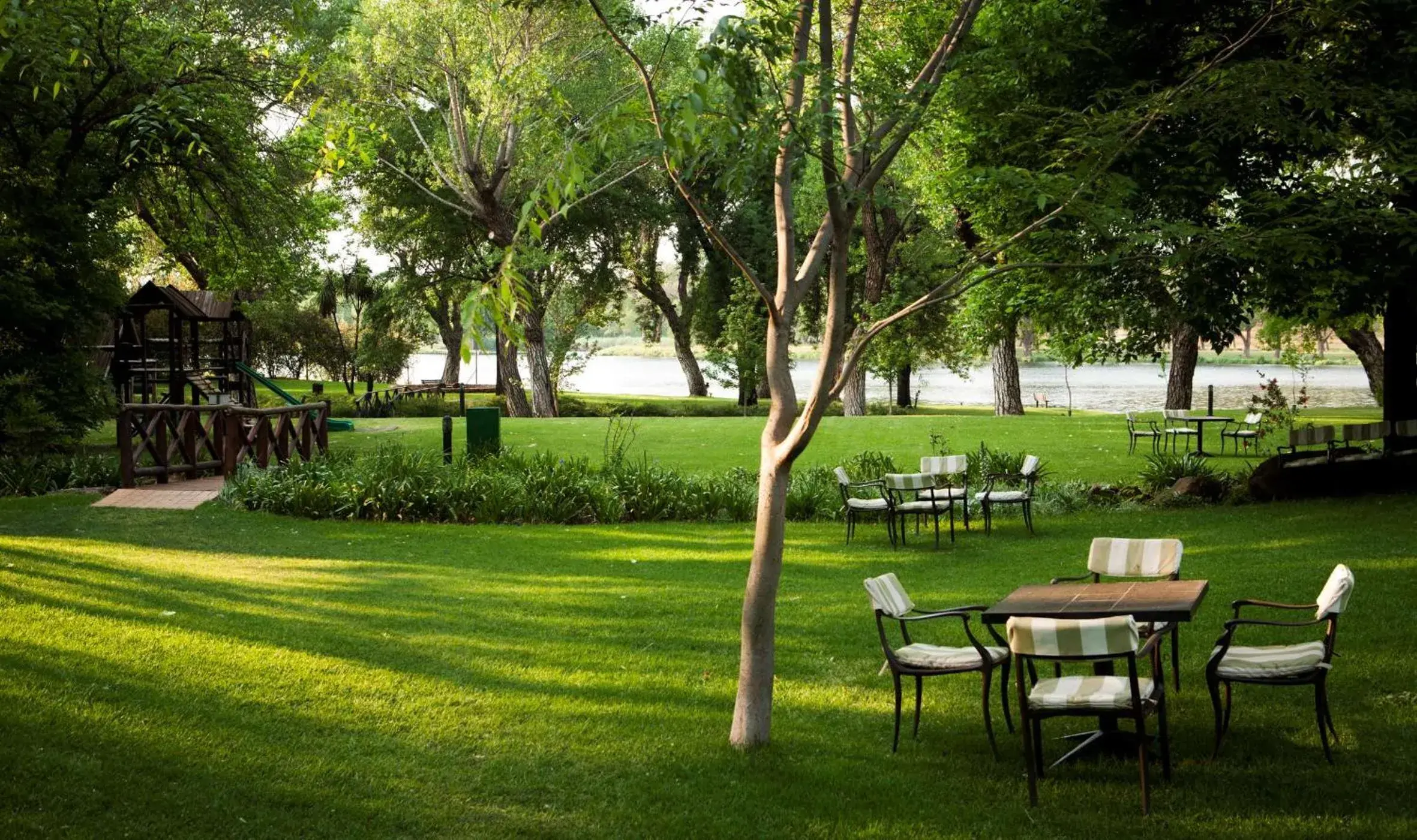 Property building in Riverside Sun Property building in Riverside Sun