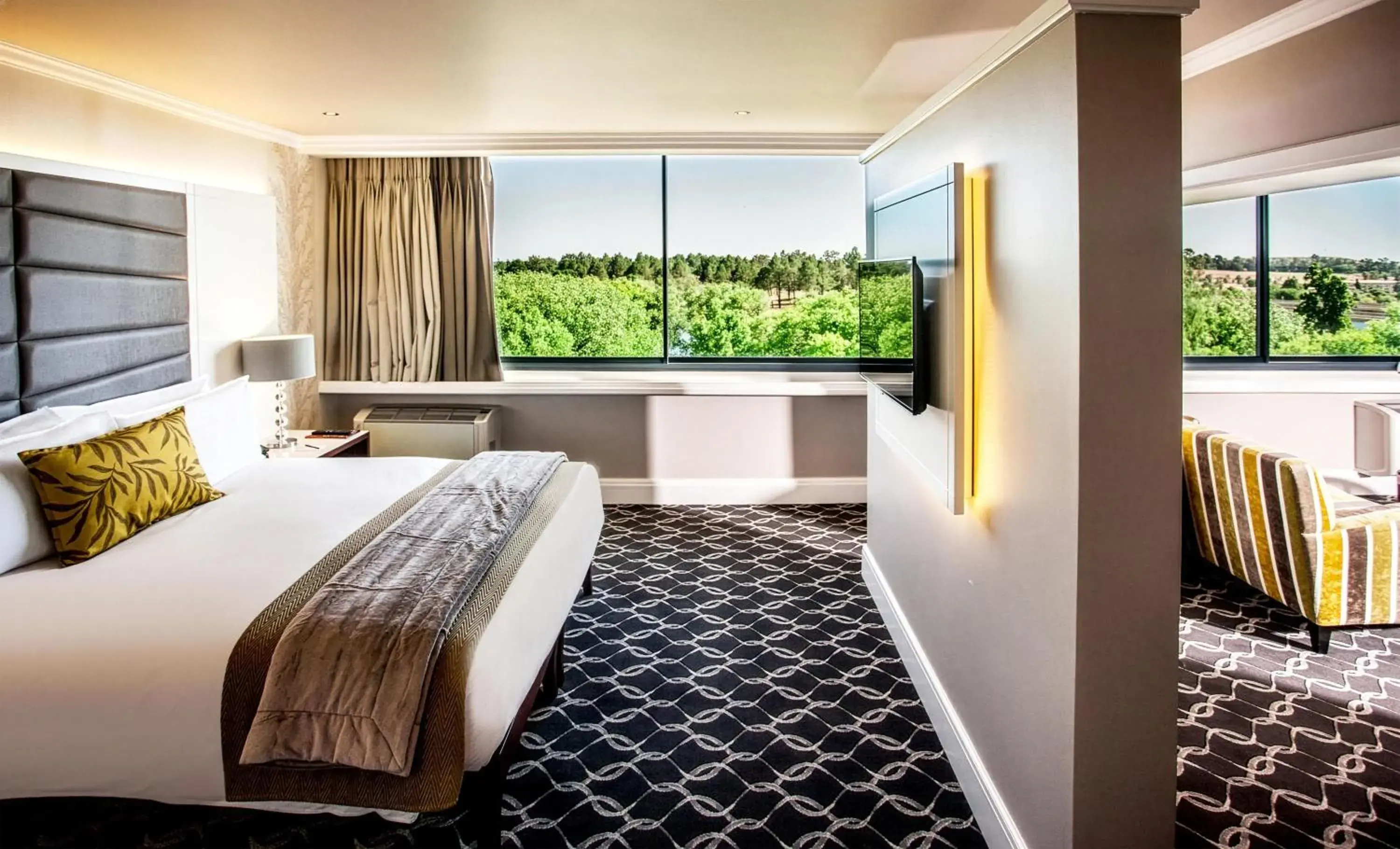 Bedroom, Bed in Riverside Sun Bedroom, Bed in Riverside Sun