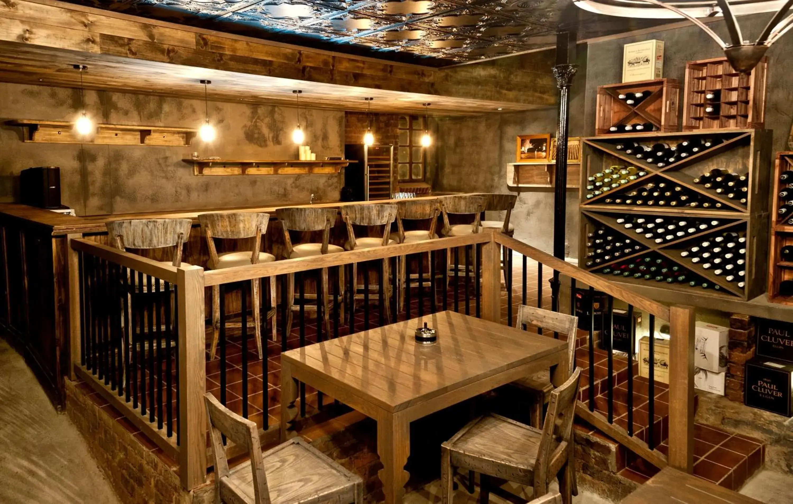 Lounge or bar in Riverside Sun Lounge or bar in Riverside Sun