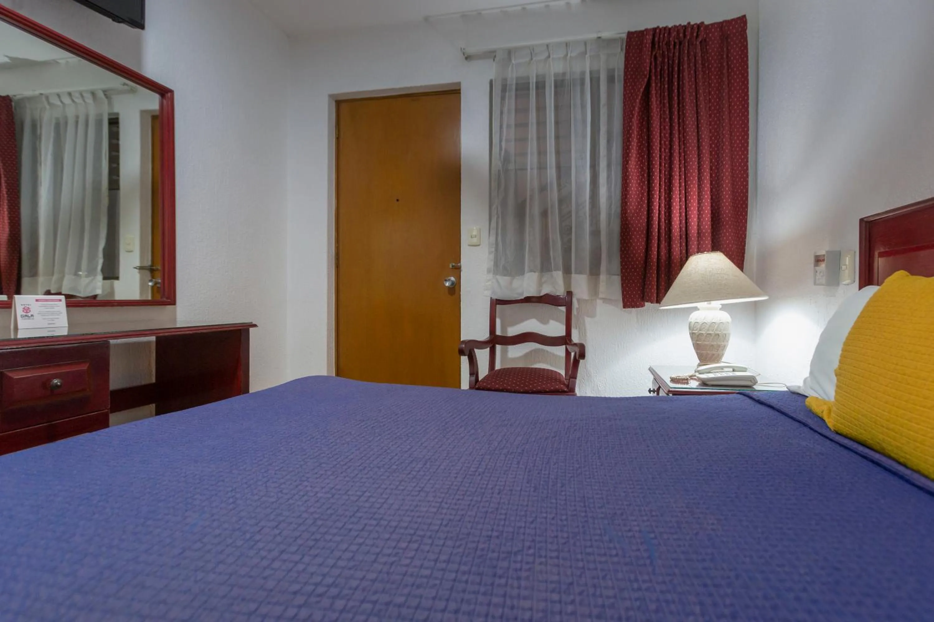 Photo of the whole room, Bed in Hotel Gala Oaxaca