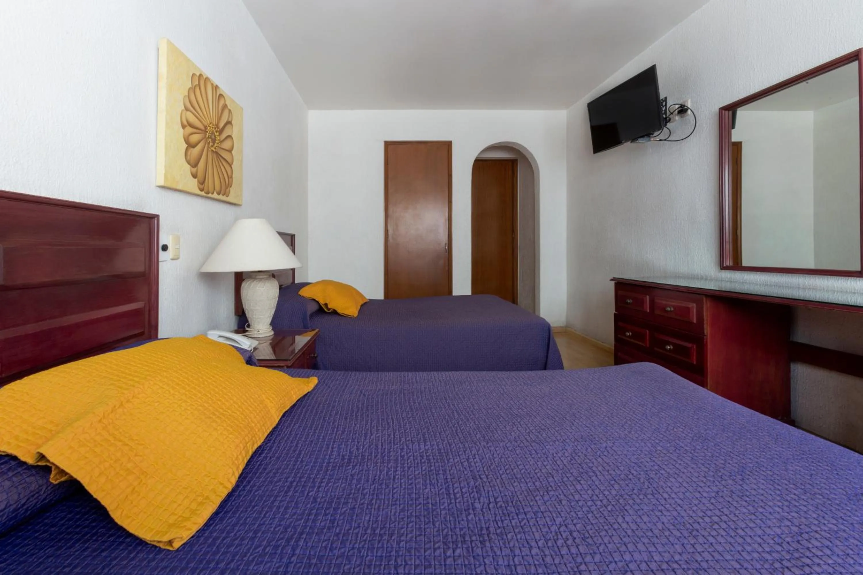 Photo of the whole room, Bed in Hotel Gala Oaxaca