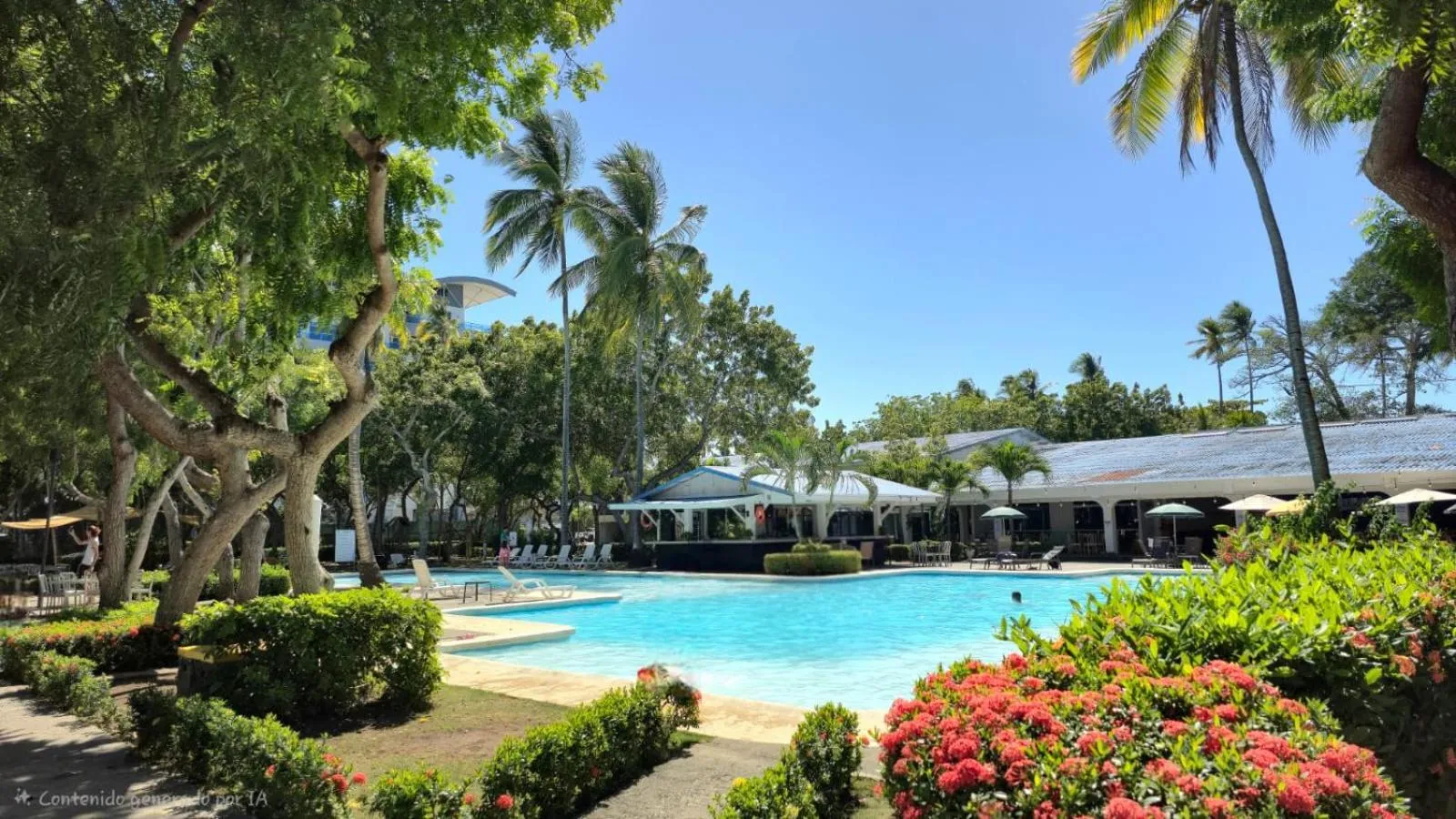 Swimming pool in Puerto Azul Hotel