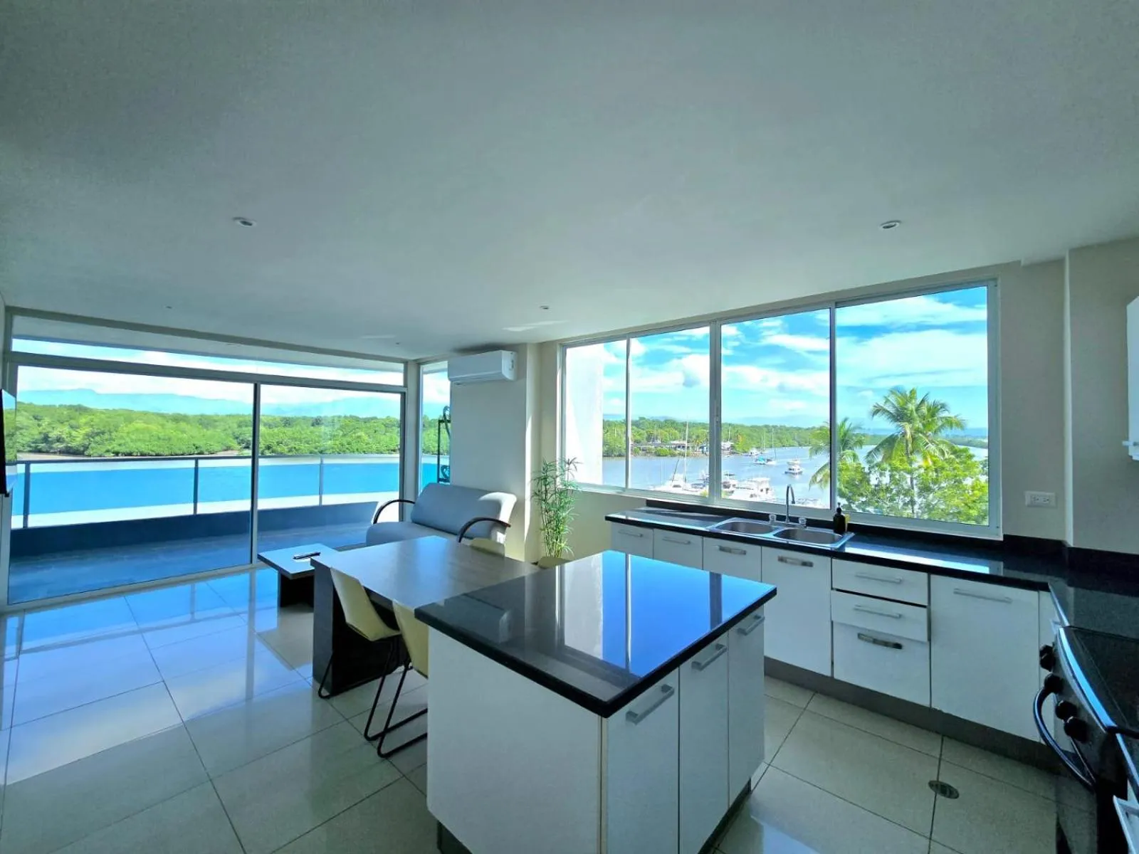 kitchen in Puerto Azul Hotel