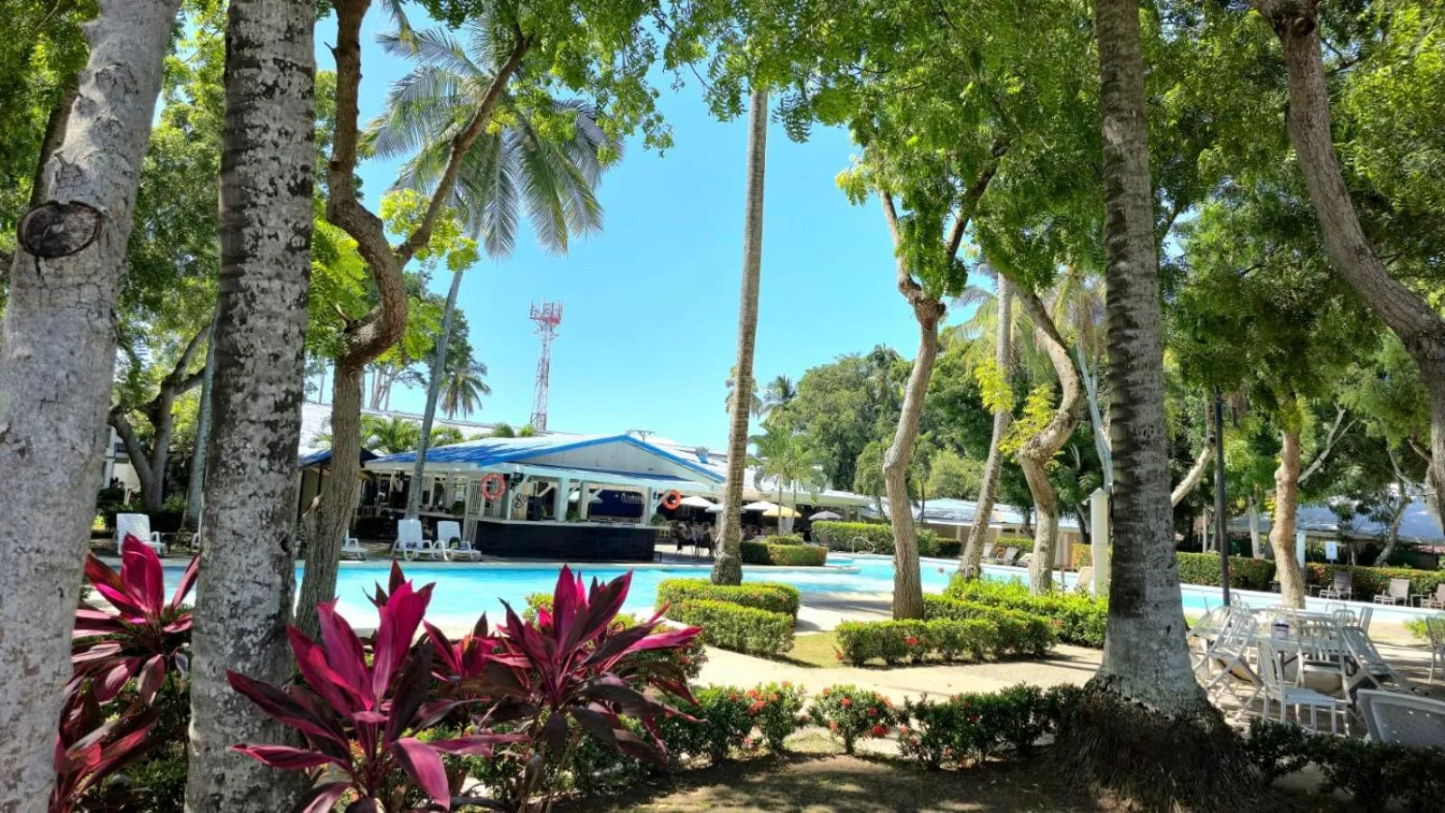 Swimming pool in Puerto Azul Hotel