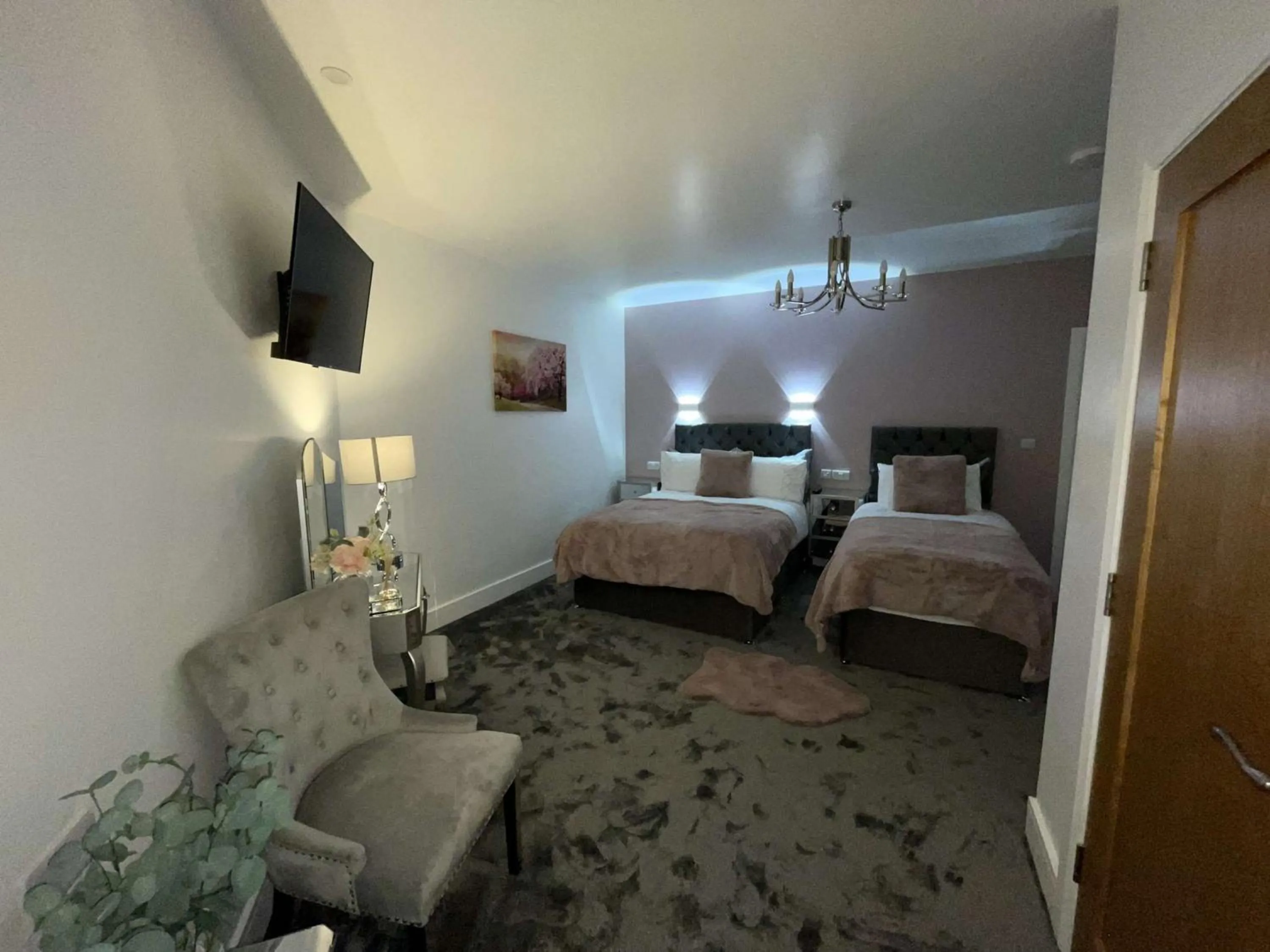 Bed in Atlantic Lodge, Main Street Ardara