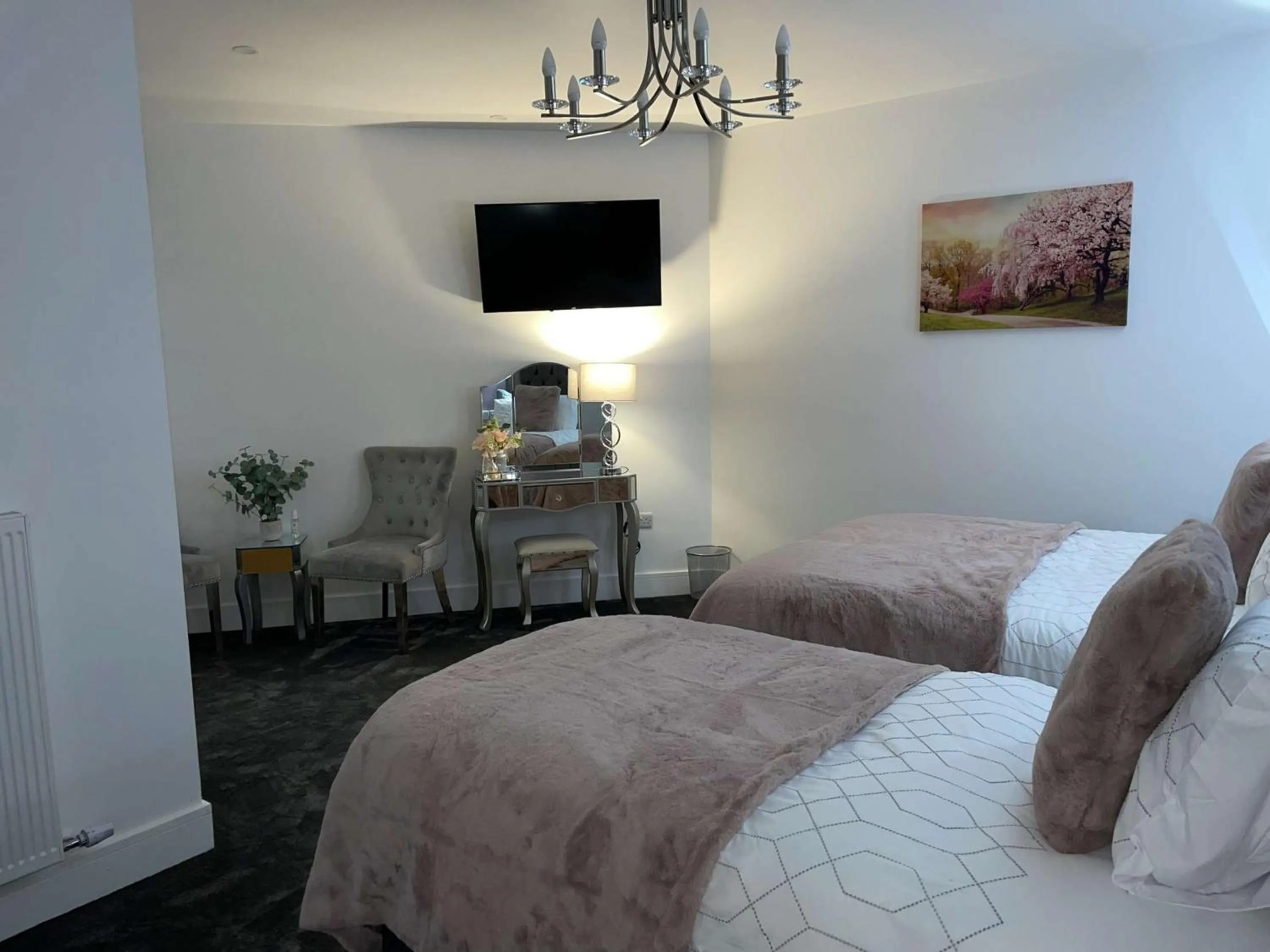 Bed in Atlantic Lodge, Main Street Ardara