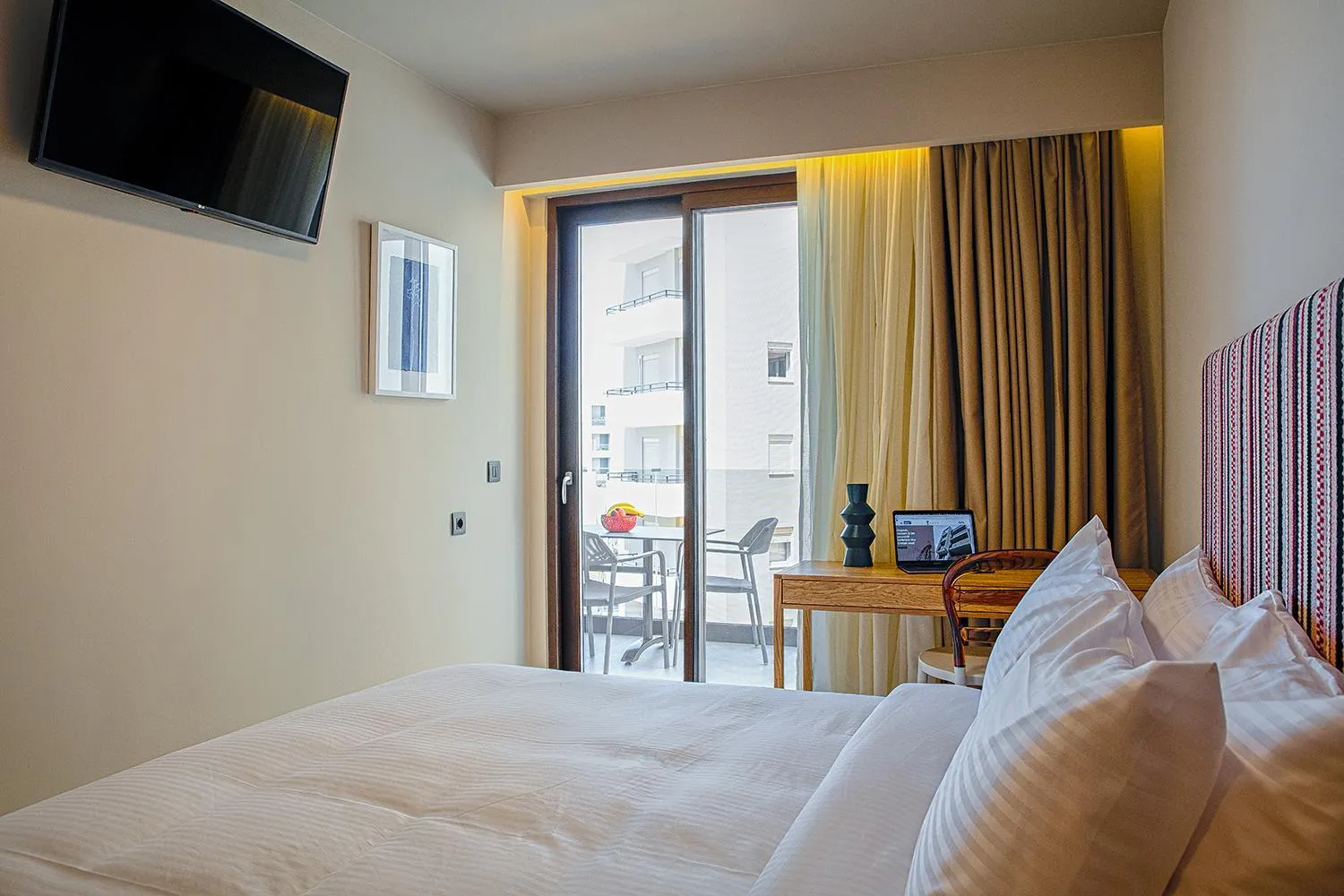 Bed in Pavo Art Hotel