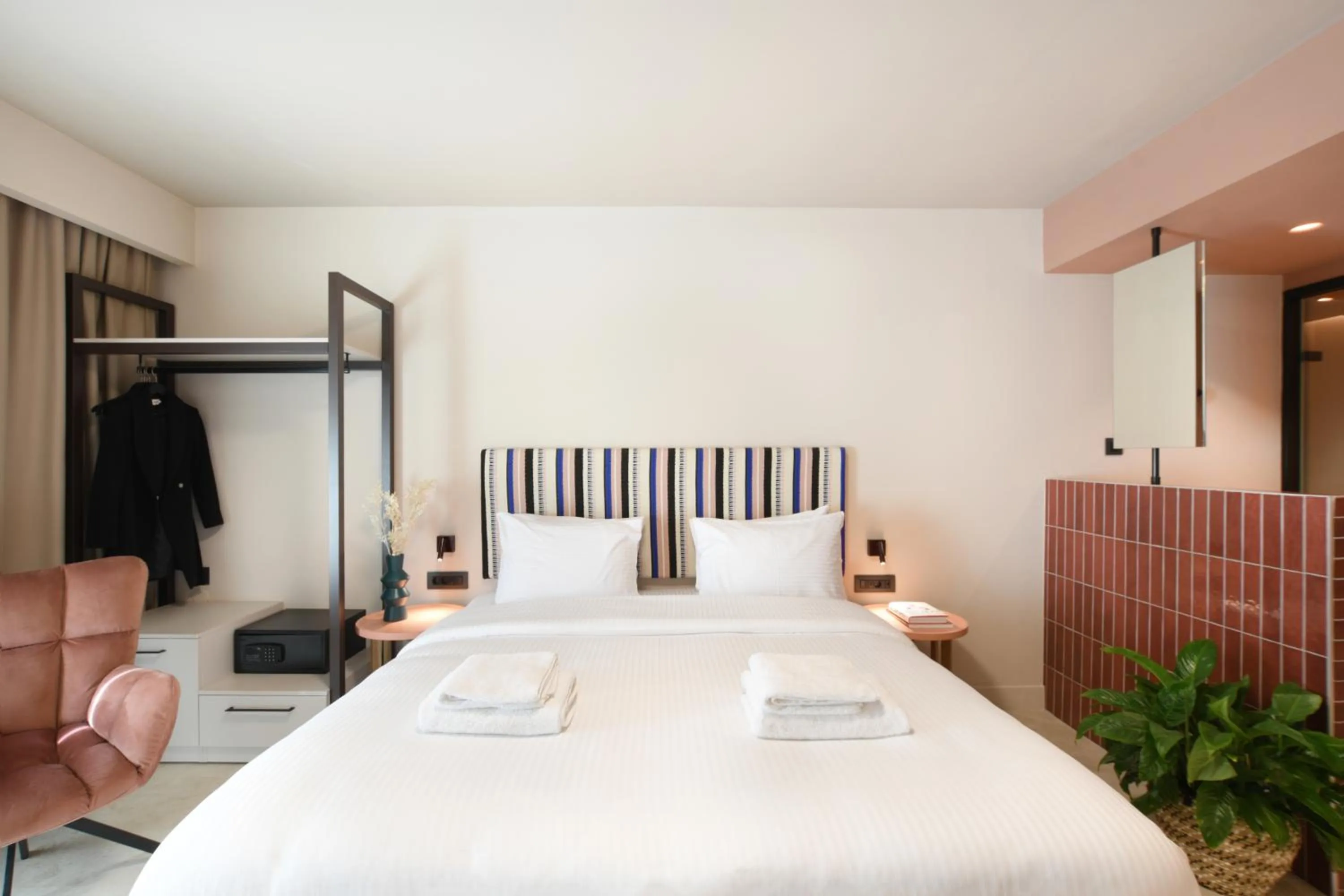 Bed in Pavo Art Hotel