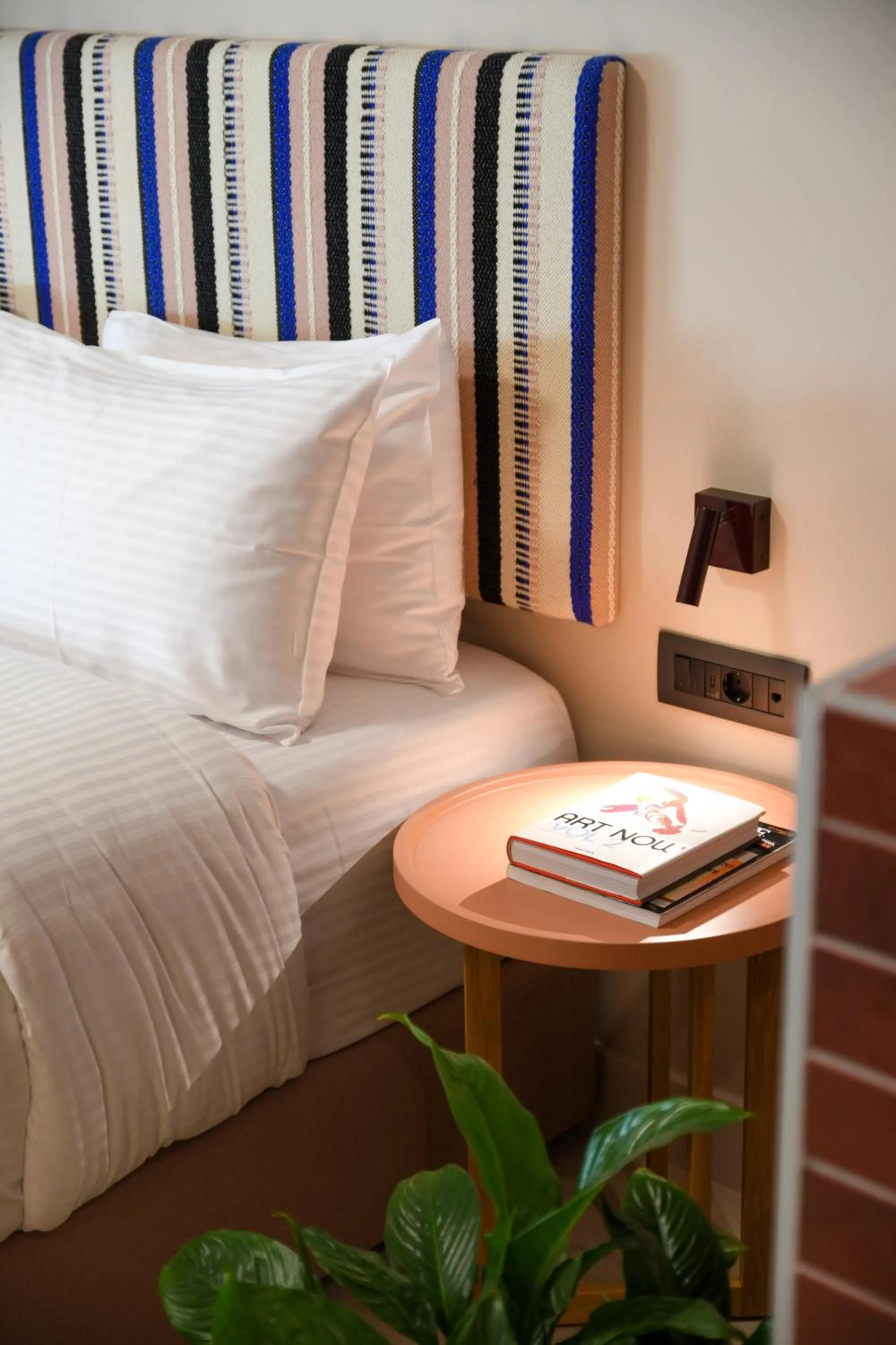 Bed in Pavo Art Hotel