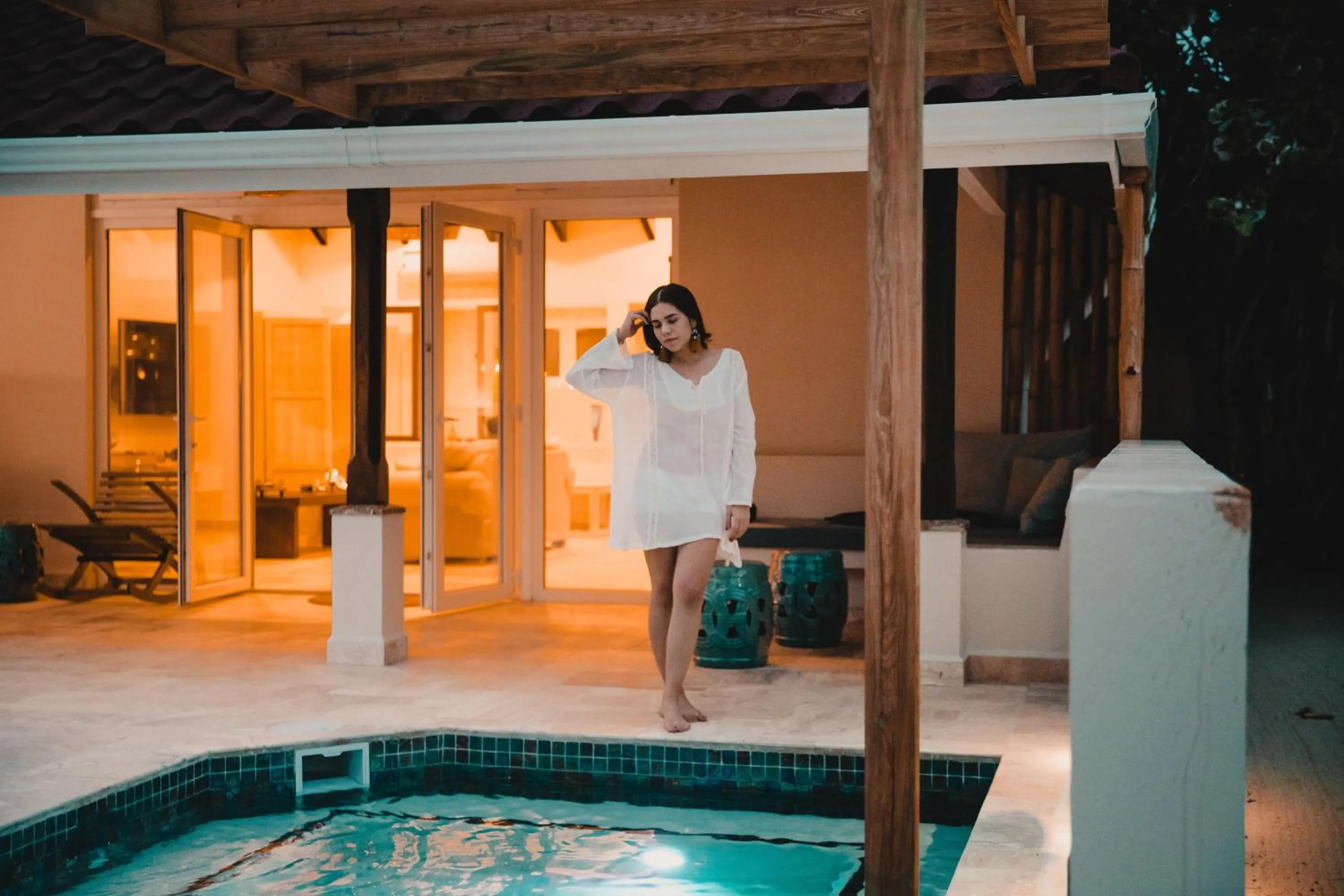 Night in The Lodge at Jaguar Reef