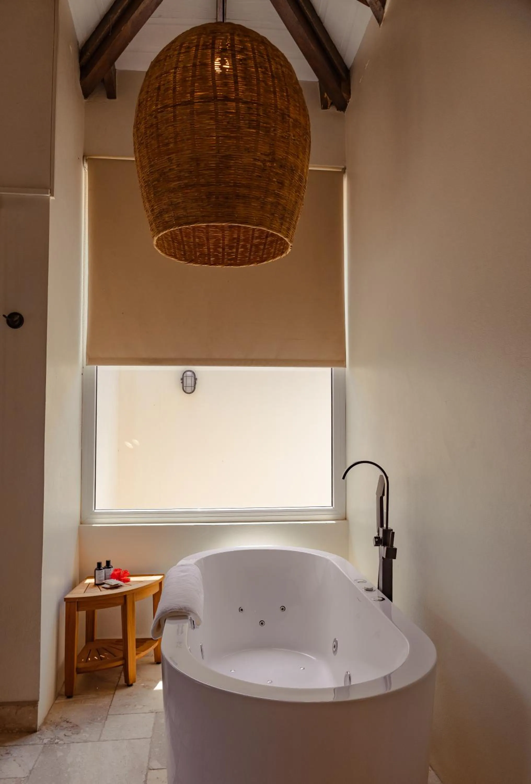 Bathroom in The Lodge at Jaguar Reef