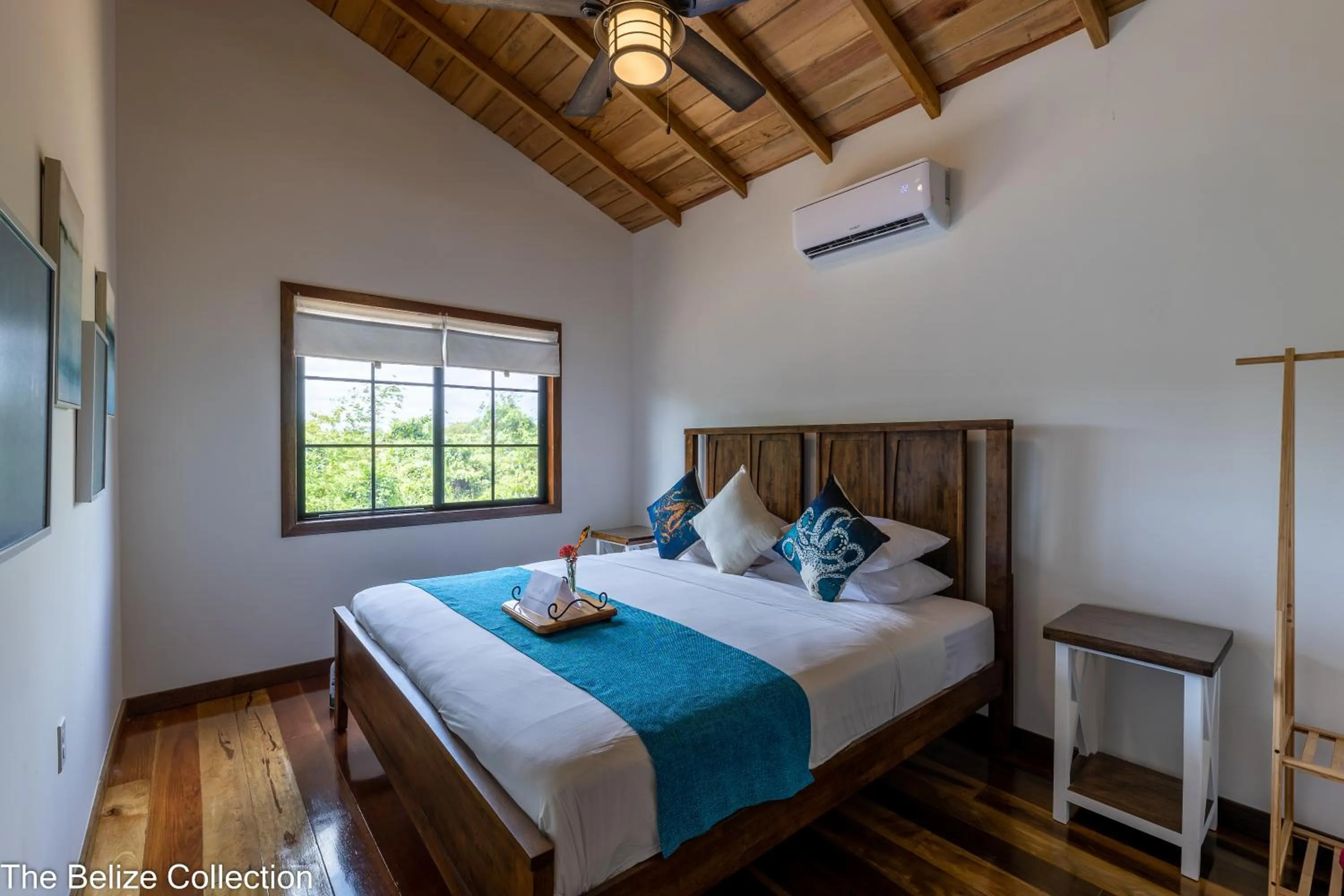 Bedroom, Bed in The Lodge at Jaguar Reef