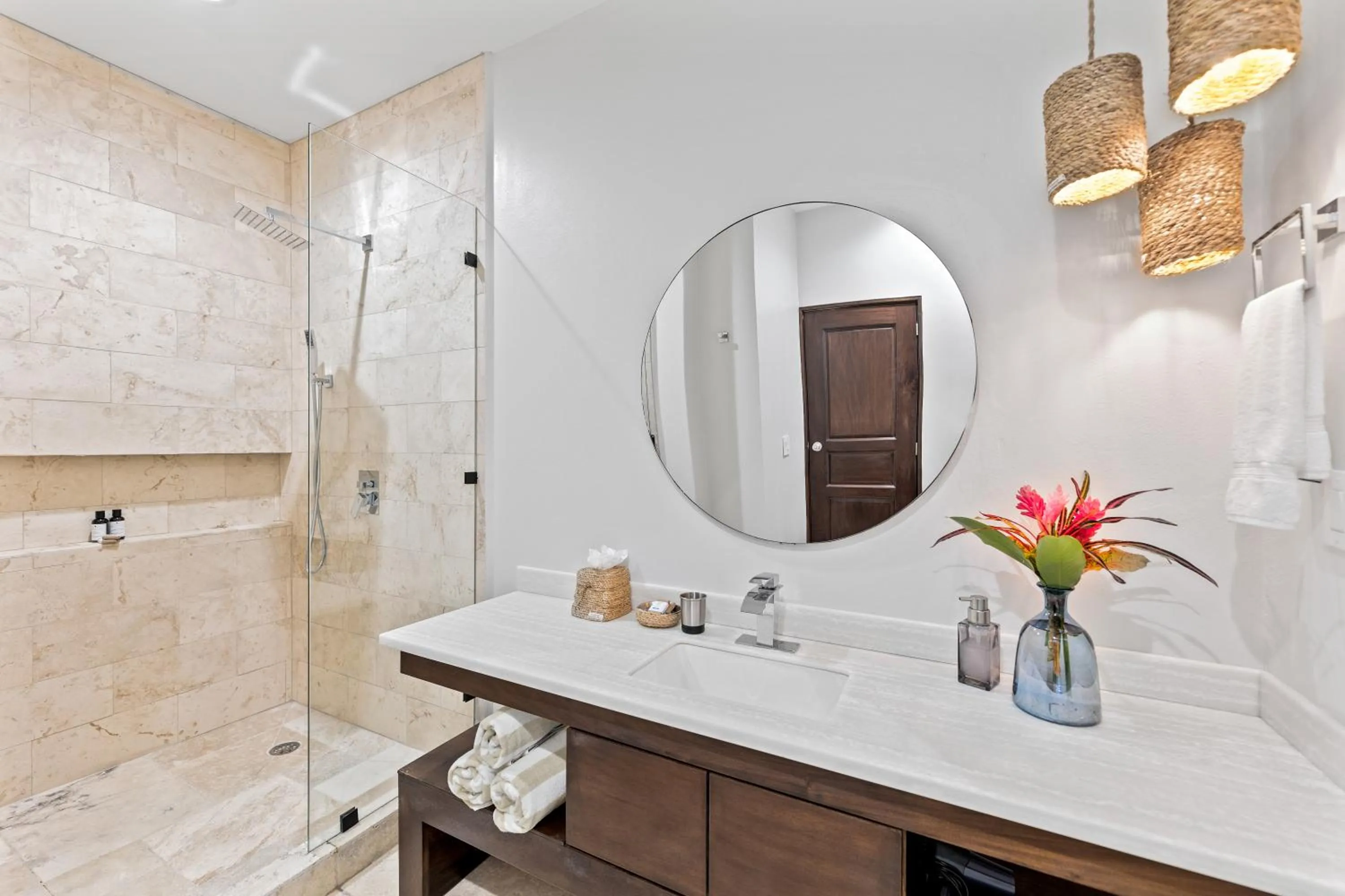 Bathroom in The Lodge at Jaguar Reef